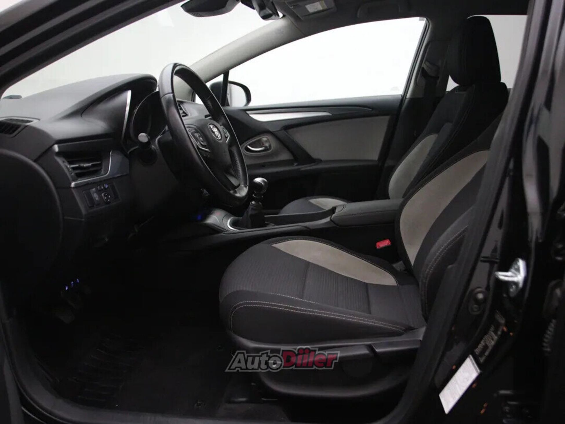 Toyota Avensis Pro 1.6 82kW 2015, photo 4/10