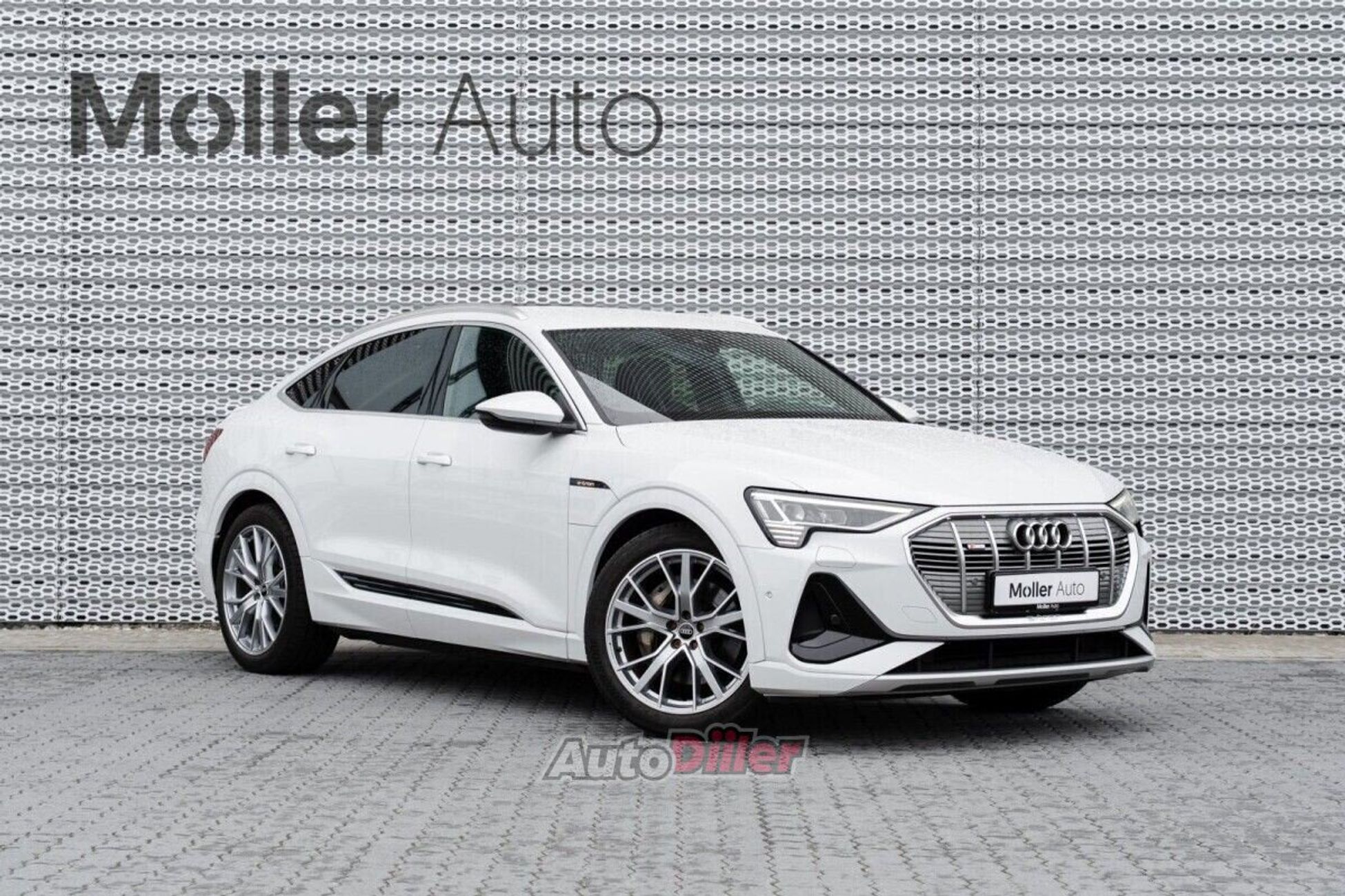 Audi e-tron 300kW 2022, photo 2/10