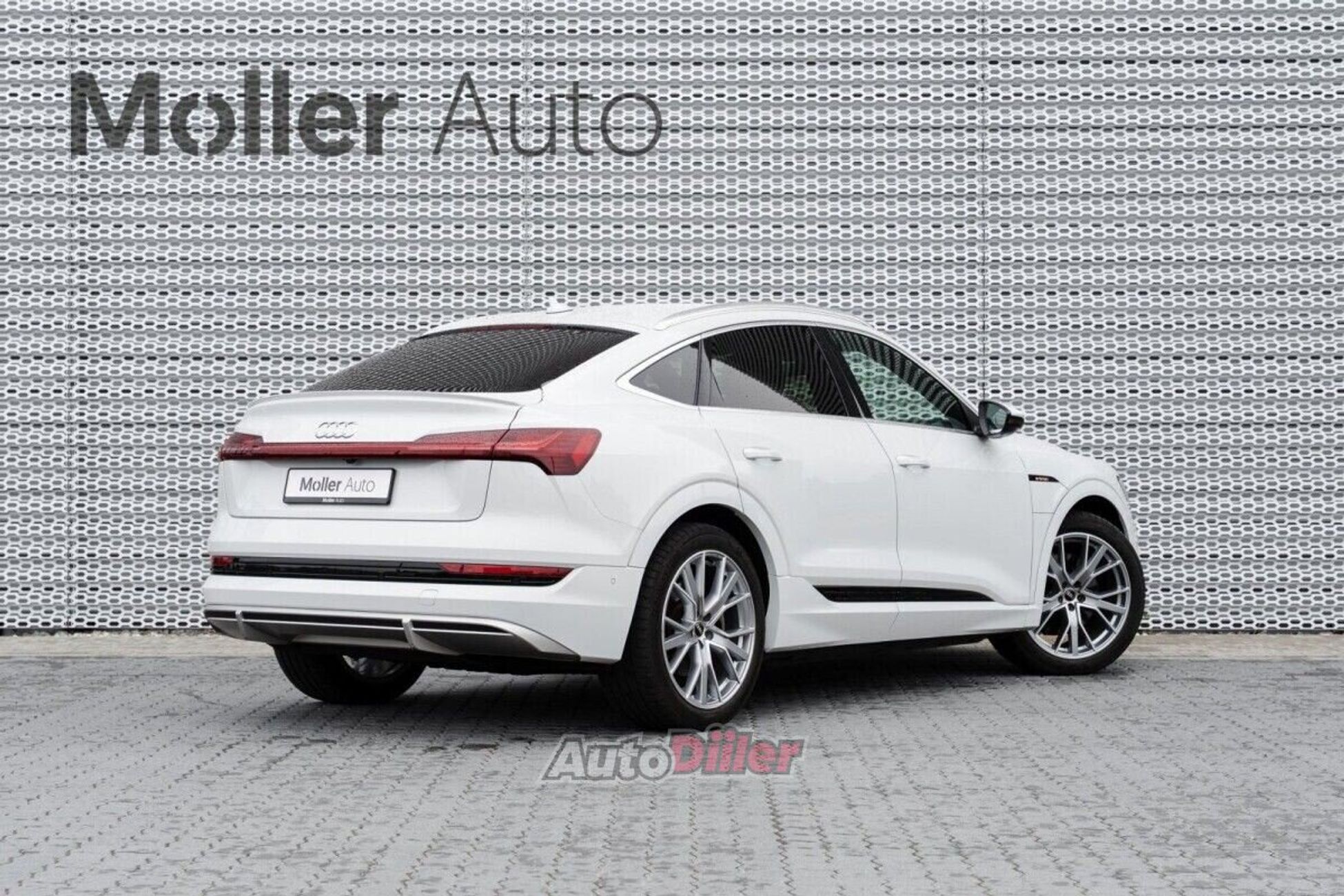 Audi e-tron 300kW 2022, photo 4/10