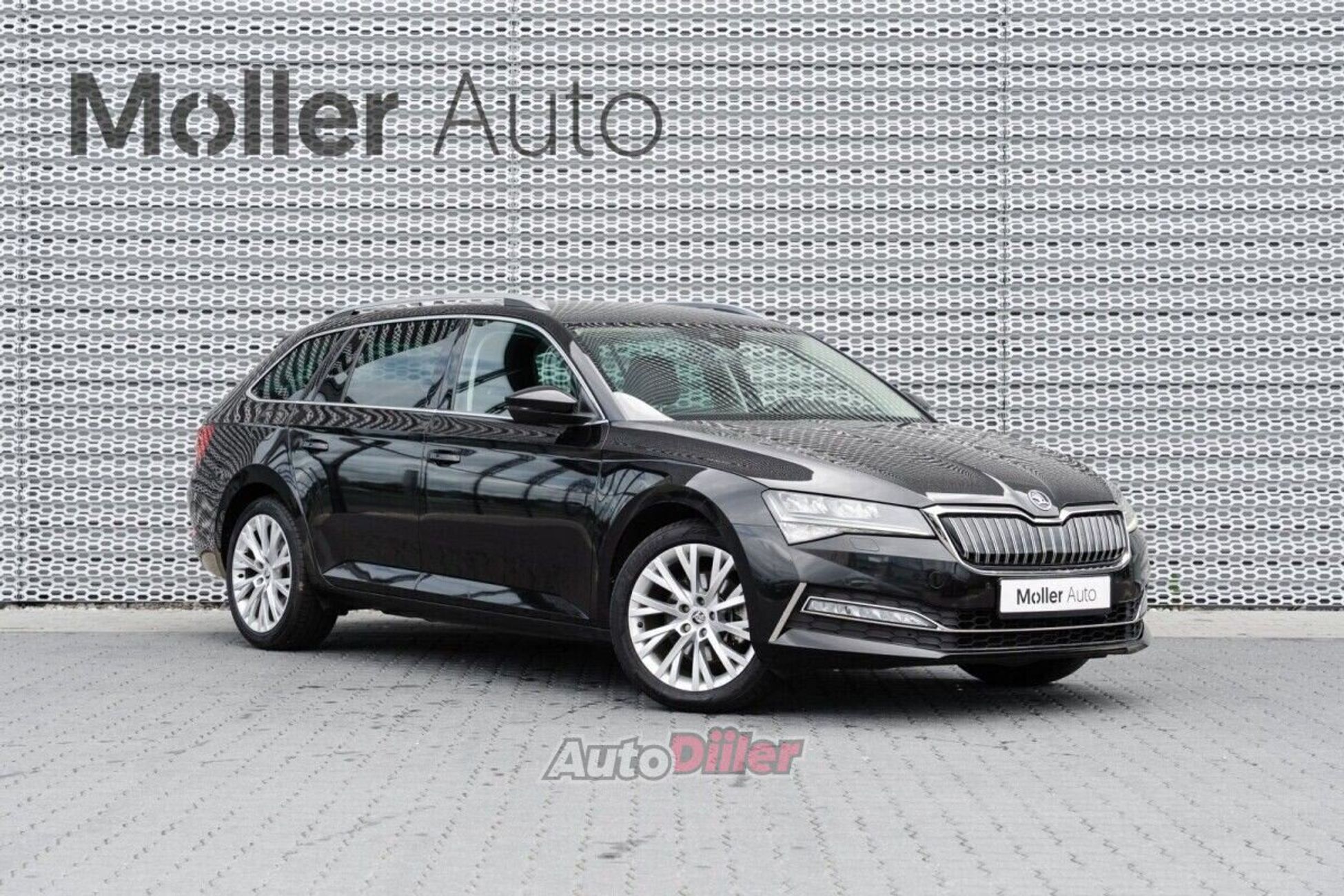 Skoda Superb 1.4 160kW 2022, photo 2/10