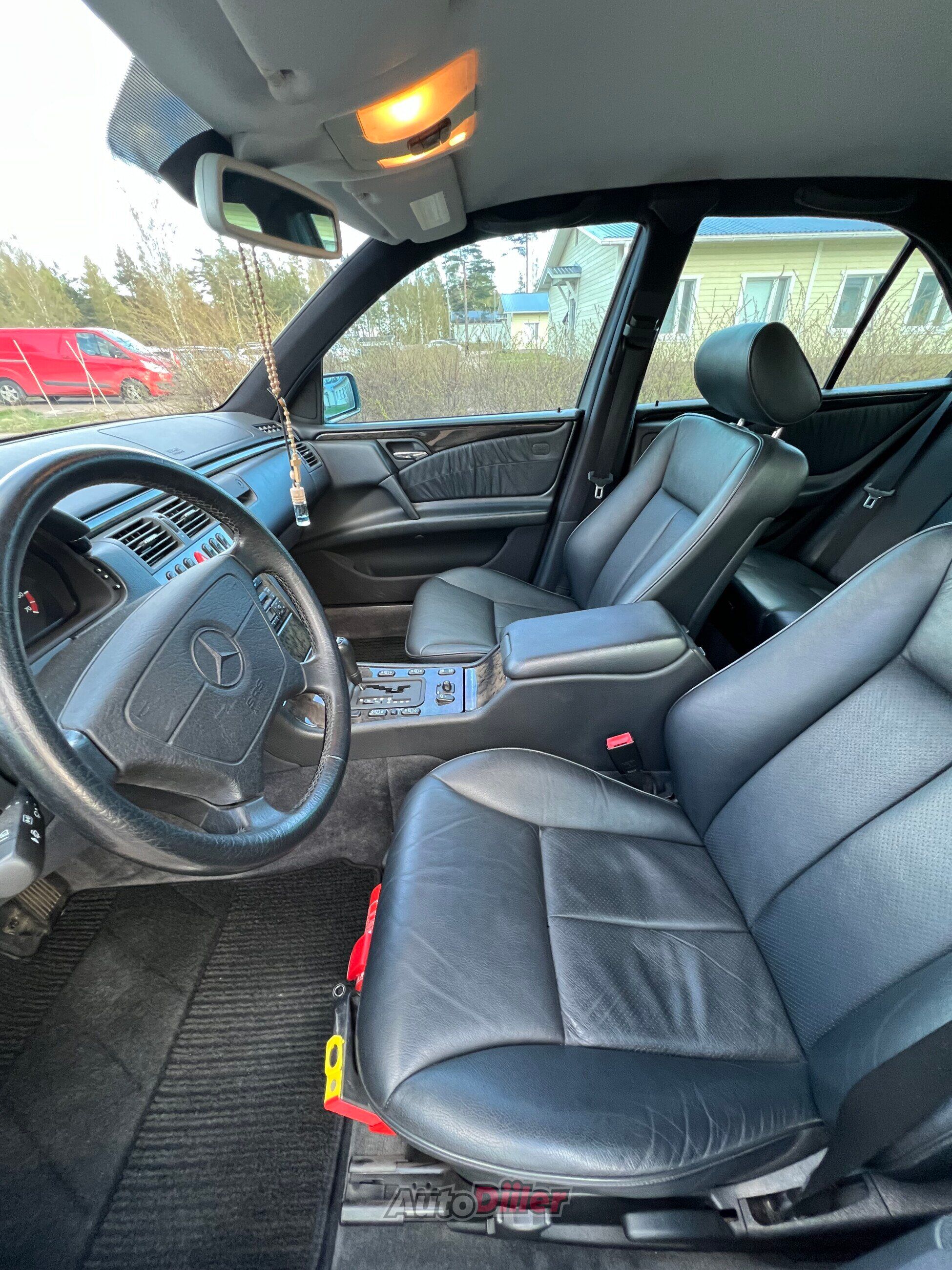 Mercedes-Benz E 280 2.8 150kW 1998, photo 5/9