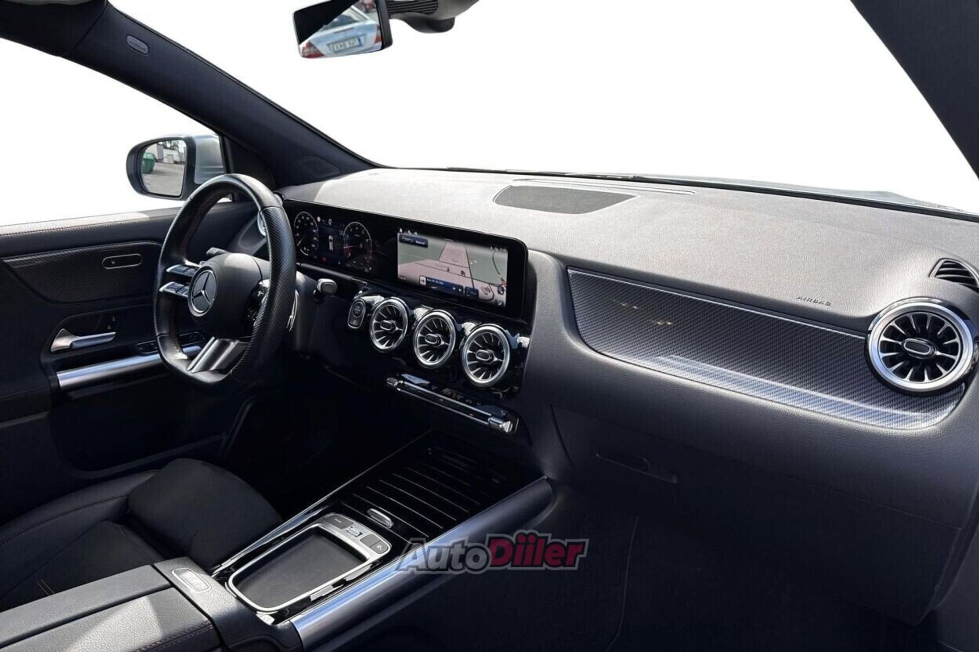 Mercedes-Benz GLA 180 2024, photo 7/10