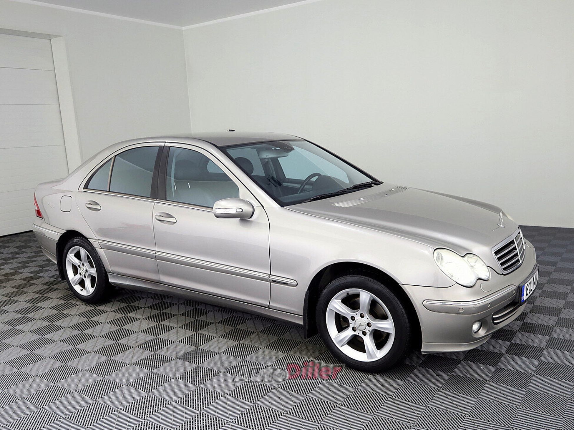 Mercedes-Benz C 200