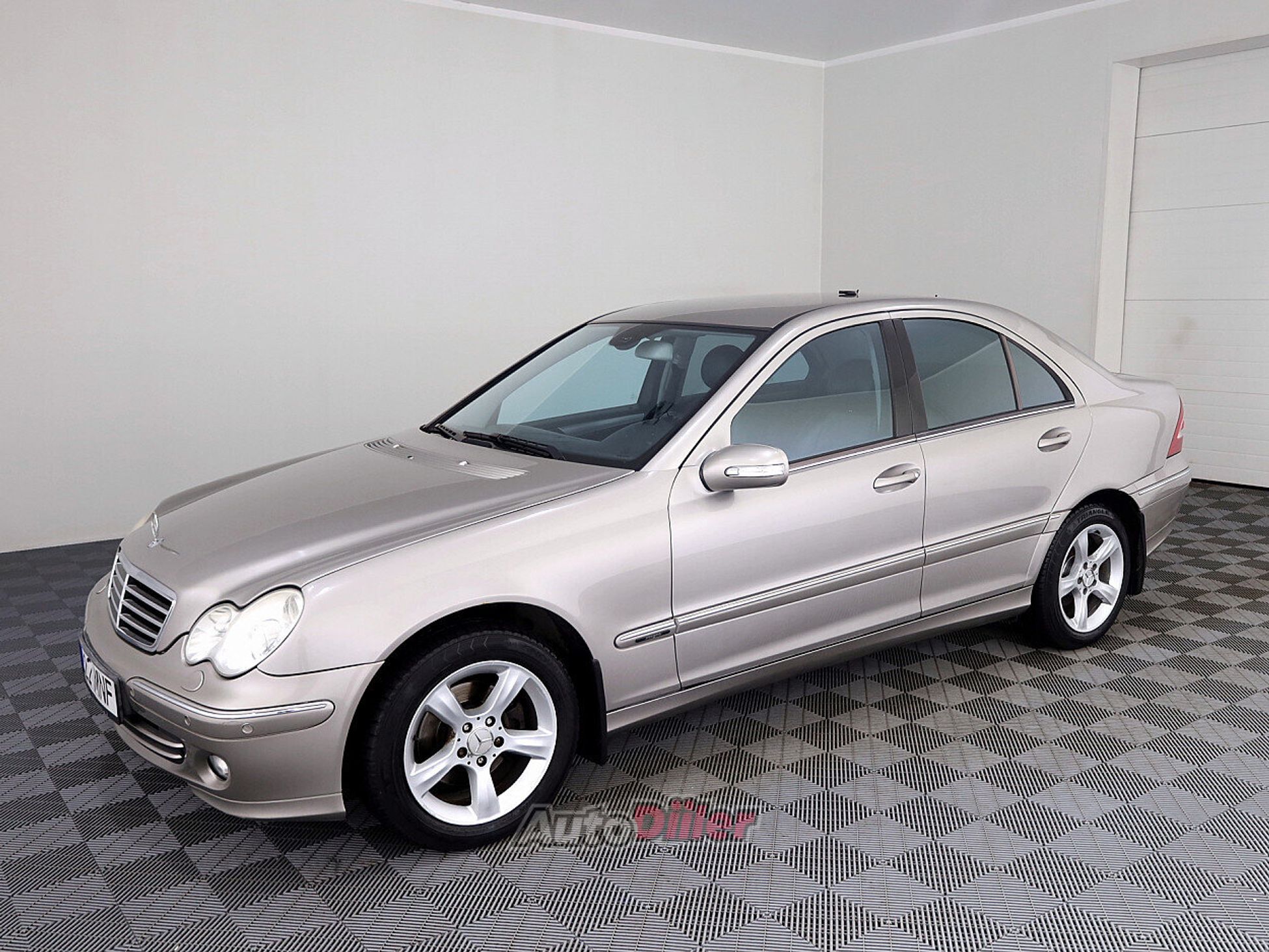 Mercedes-Benz C 200 1.8 120kW 2004, photo 2/7