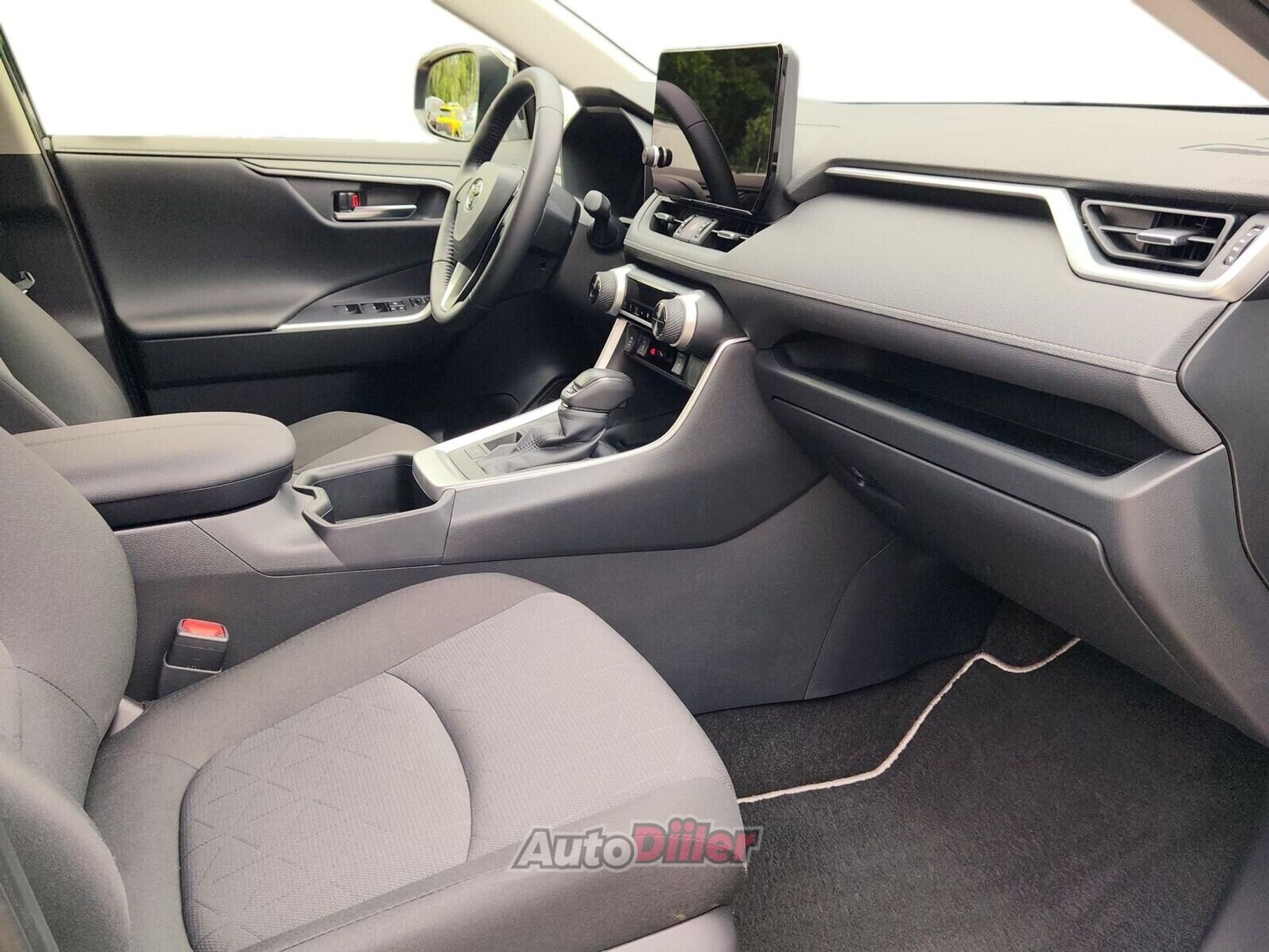 Toyota RAV4 Luxury Limited 2.5 131kW 2025, photo 6/10