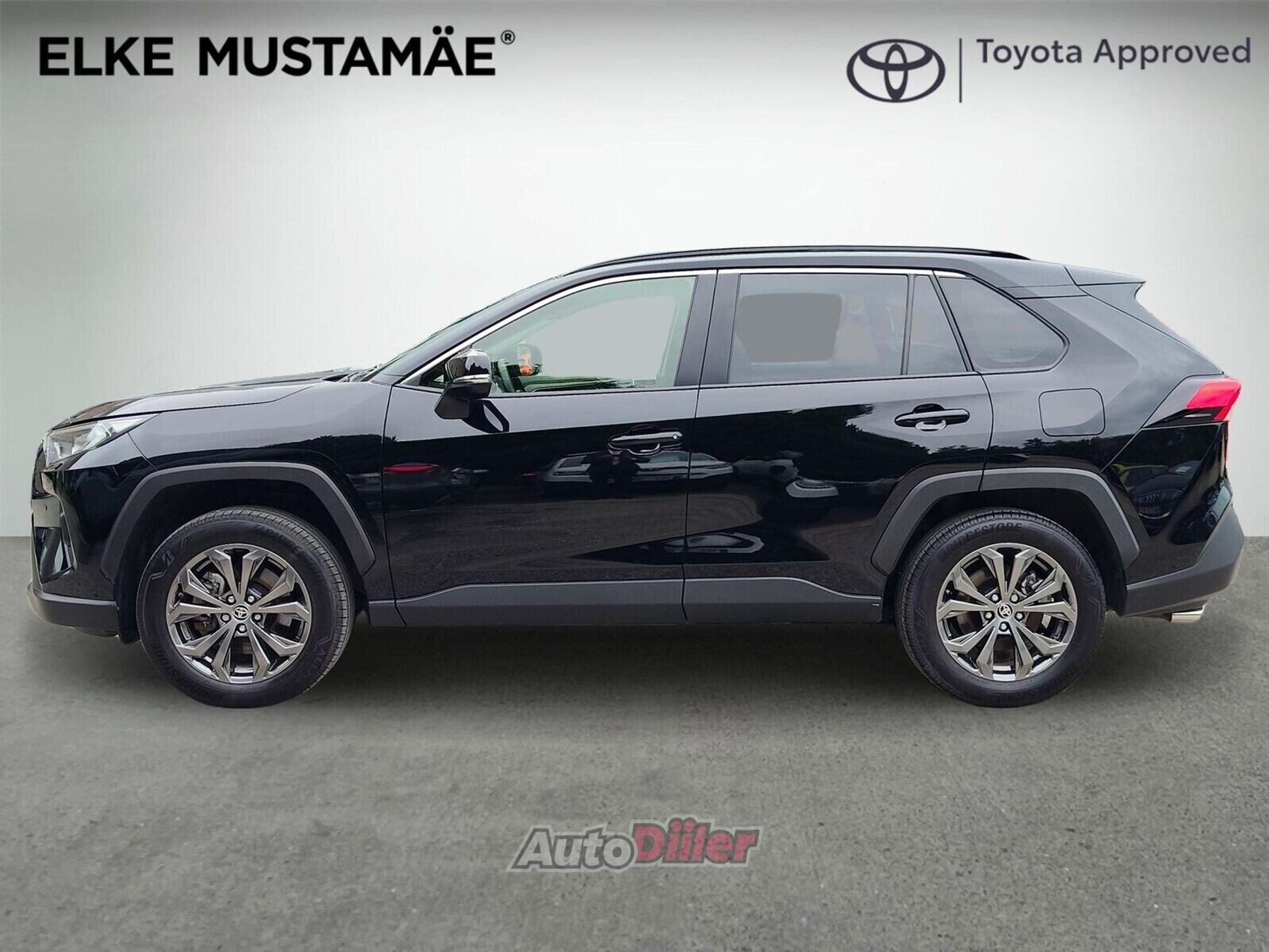 Toyota RAV4 Luxury Limited 2.5 131kW 2025, photo 3/10