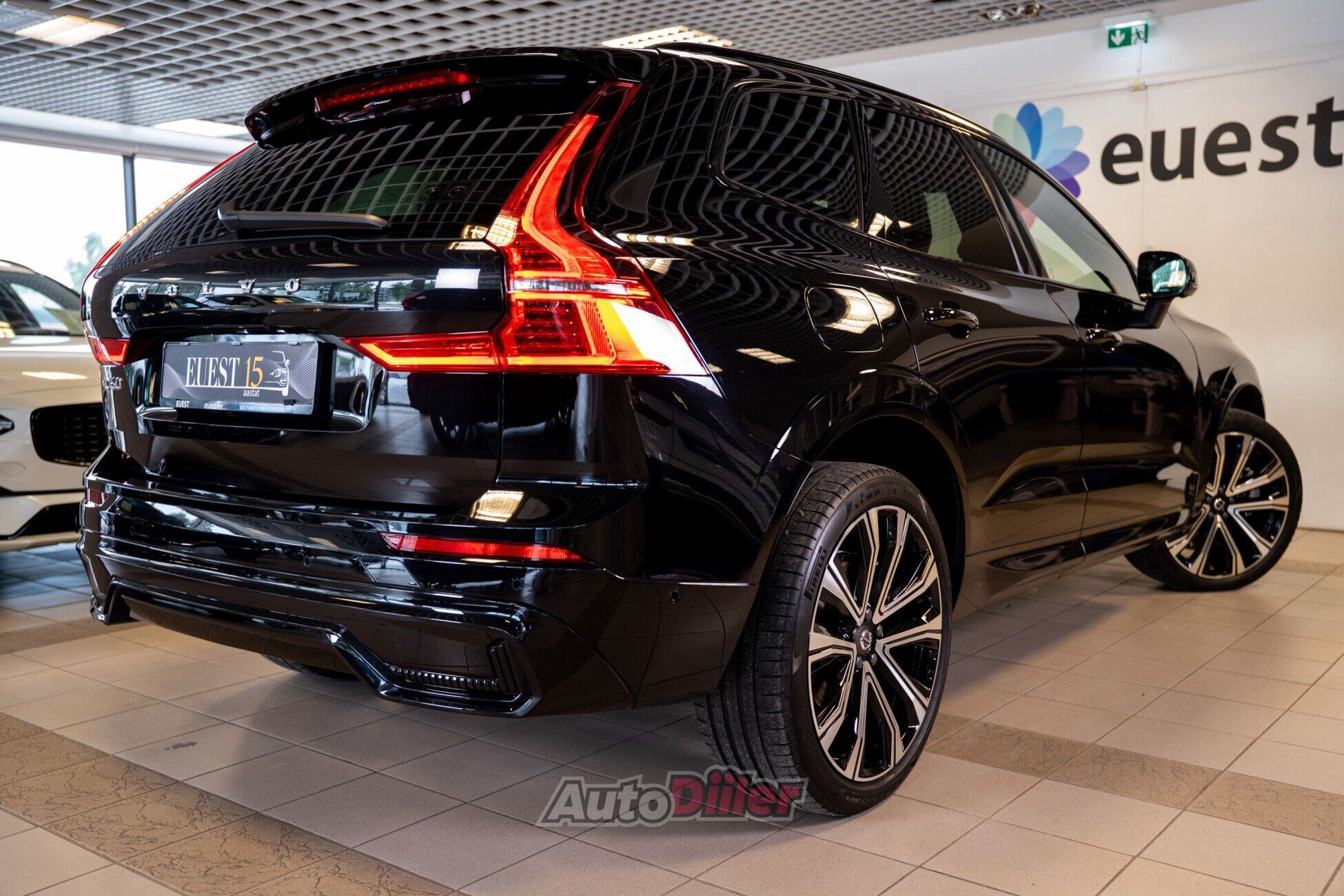 Volvo XC60 2022, photo 4/10
