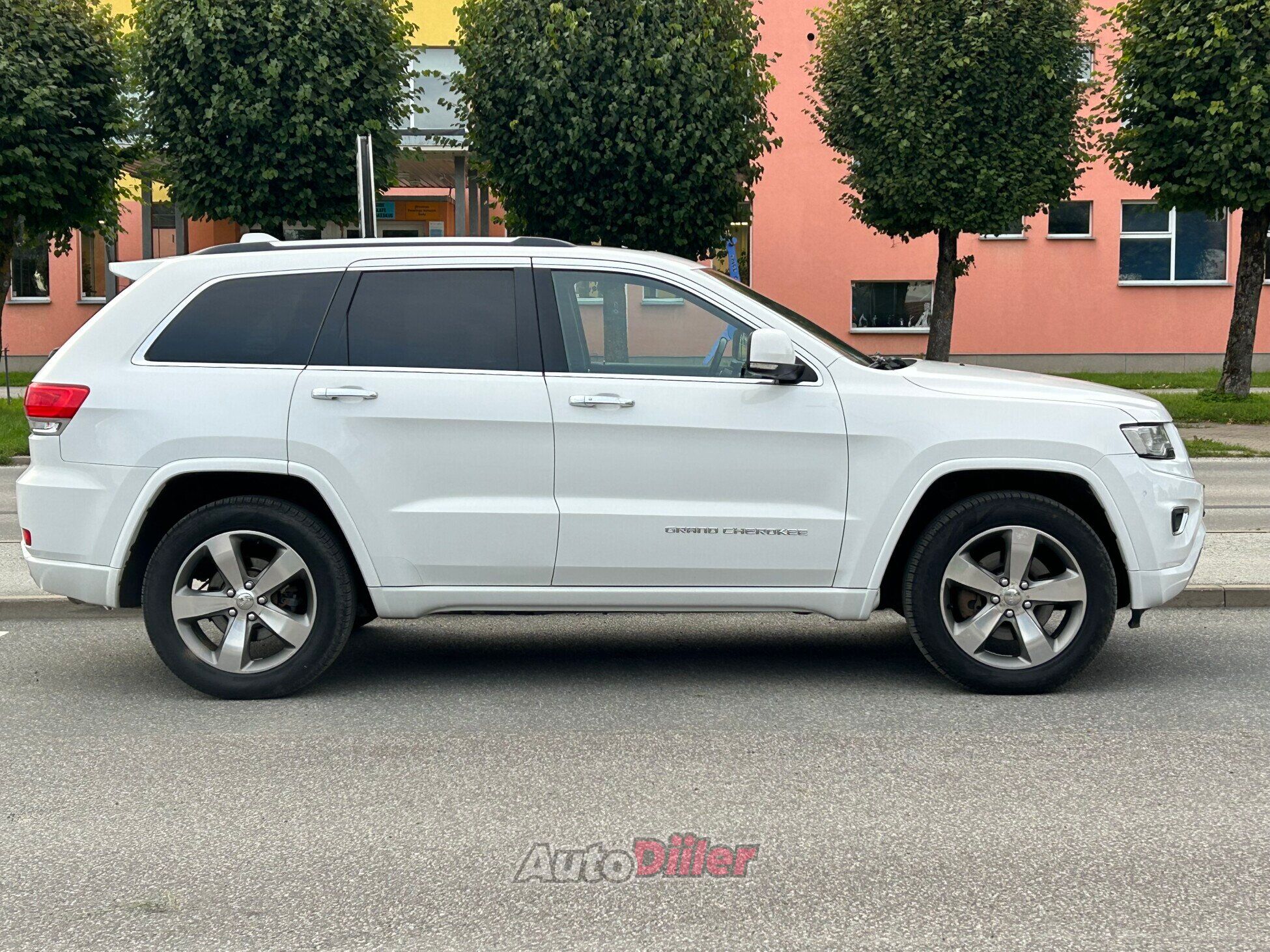 Jeep Grand Cherokee Overland 3.0 184kW 2014, kuva 4/9