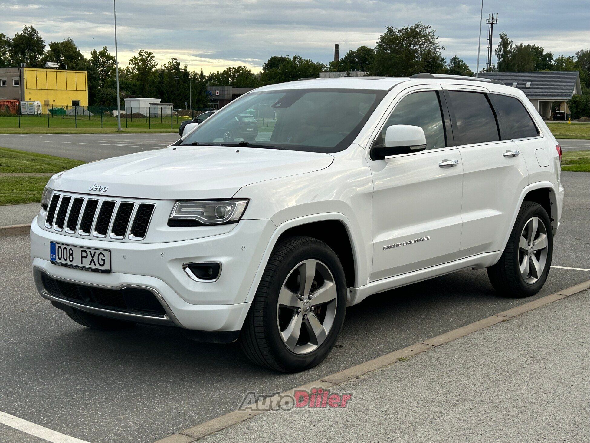 Jeep Grand Cherokee Overland 3.0 184kW 2014, kuva 2/9