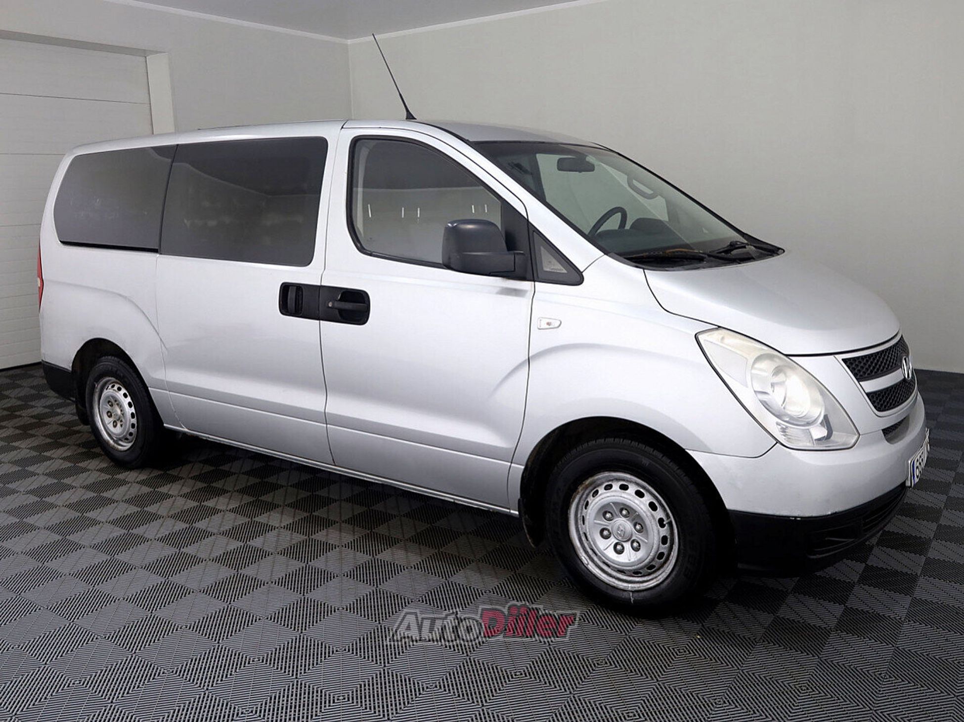 Hyundai H-1