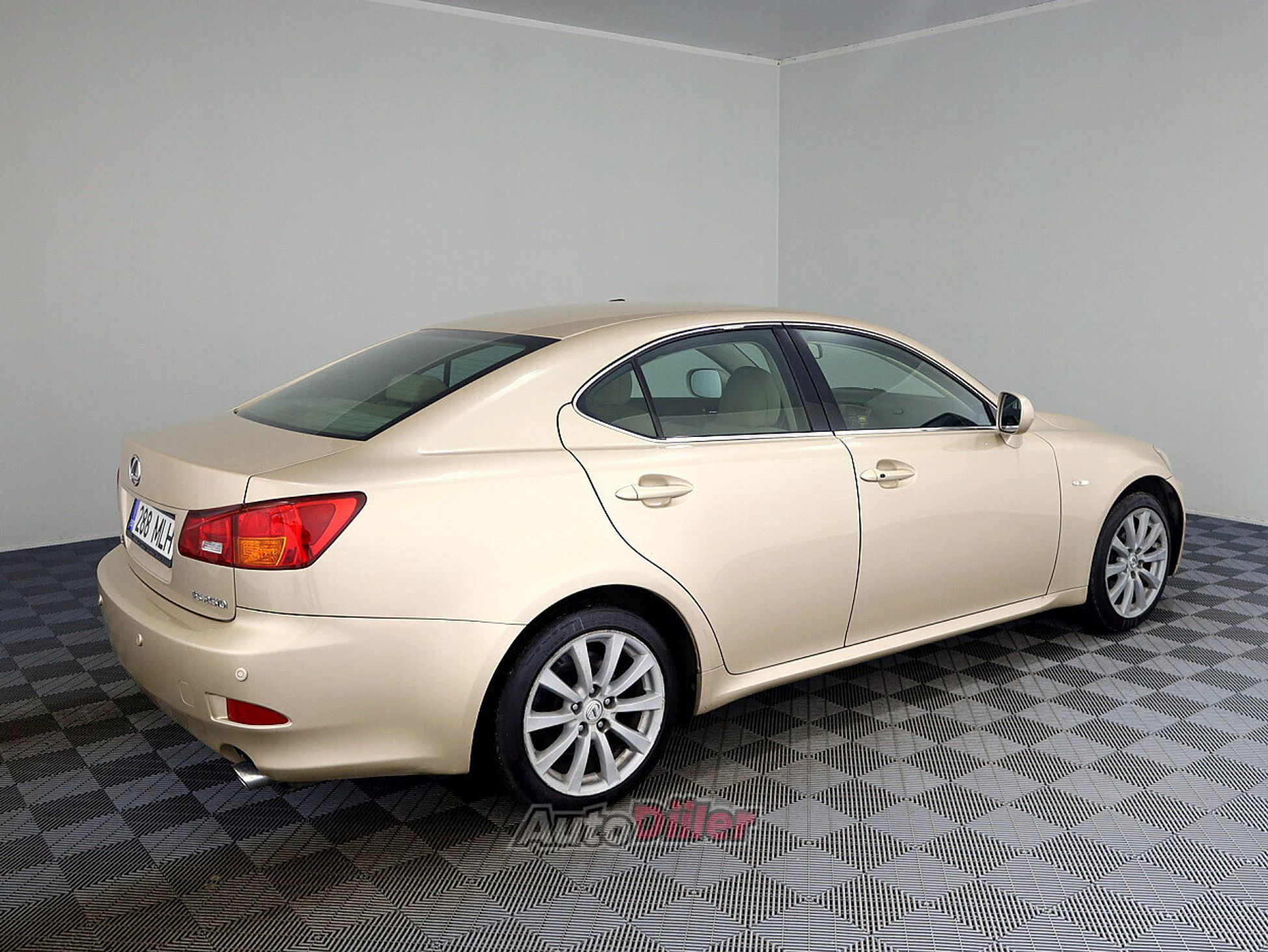 Lexus IS 250 2.5 153kW 2008, photo 3/8