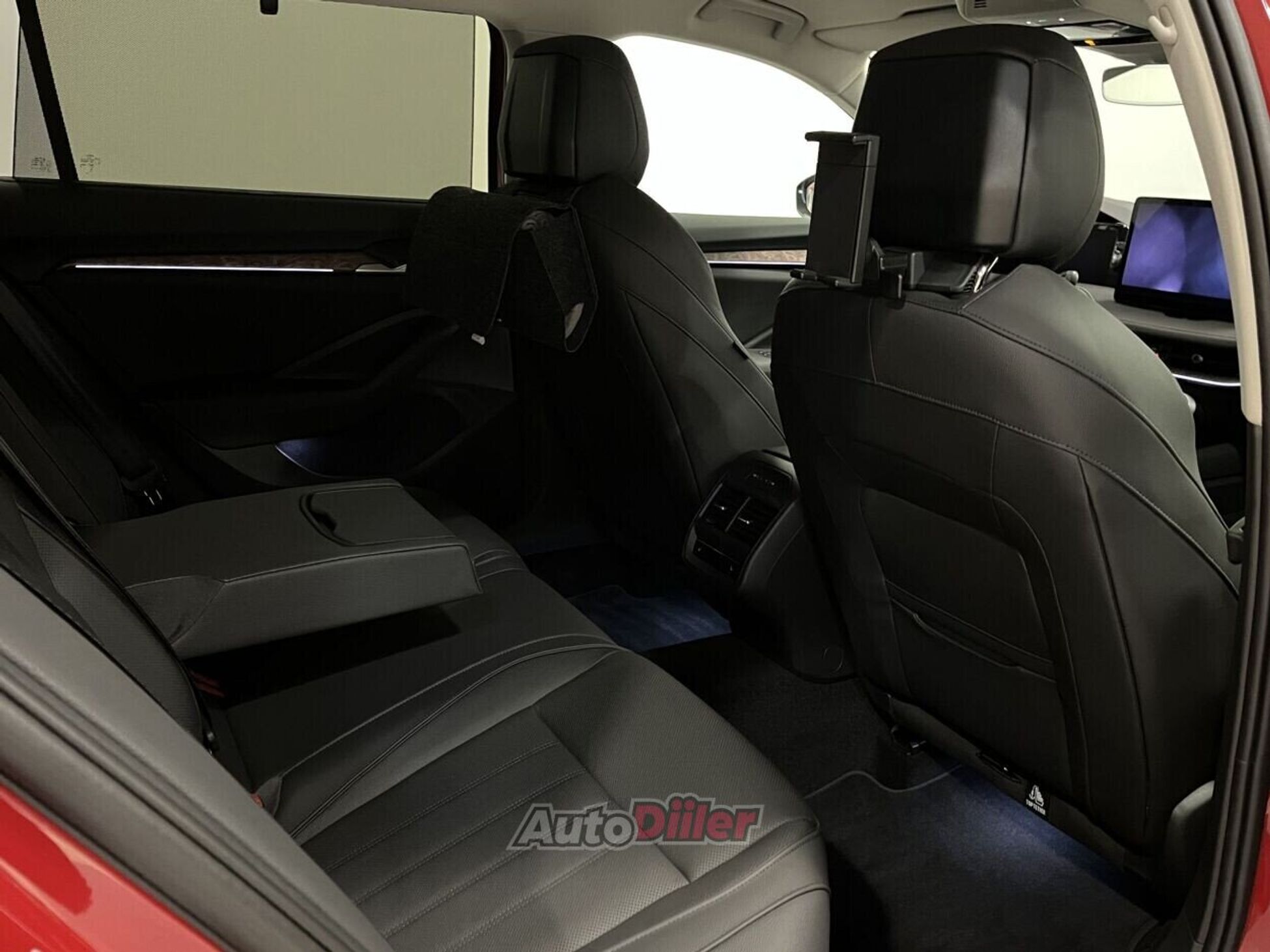 Skoda Superb Combi L&K 2.0 110kW 2025, kuva 4/10