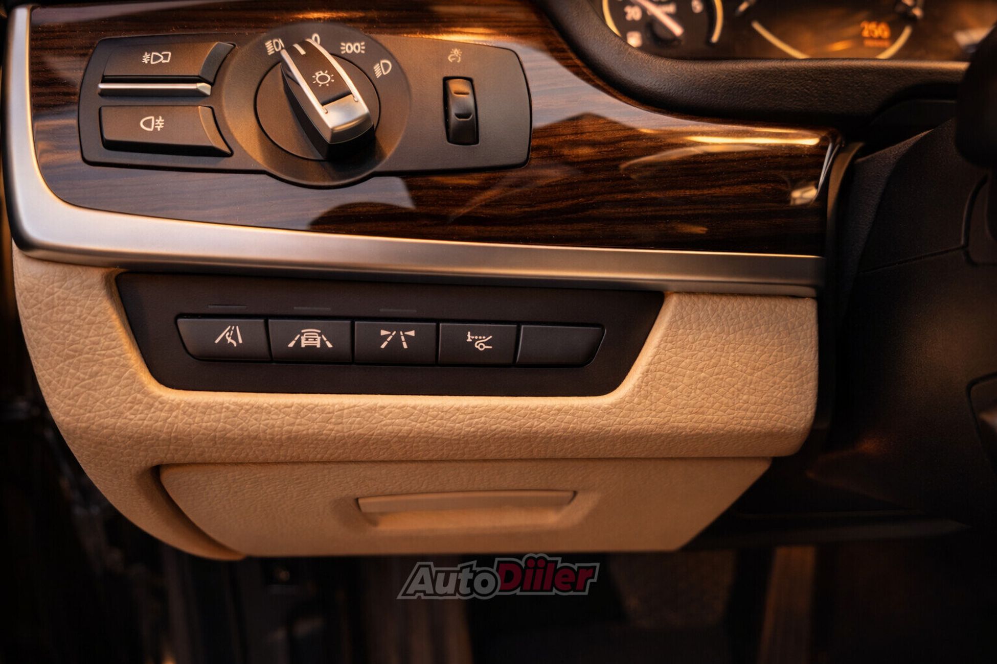 BMW 530 Luxury Line 3.0 190kW 2015, photo 6/8
