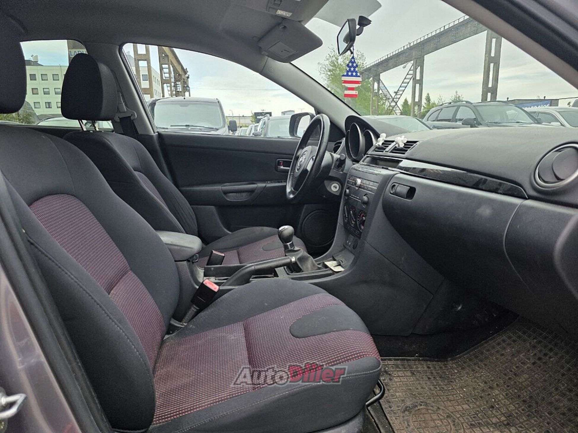 Mazda 3 1.6 77kW 2005, kuva 6/7