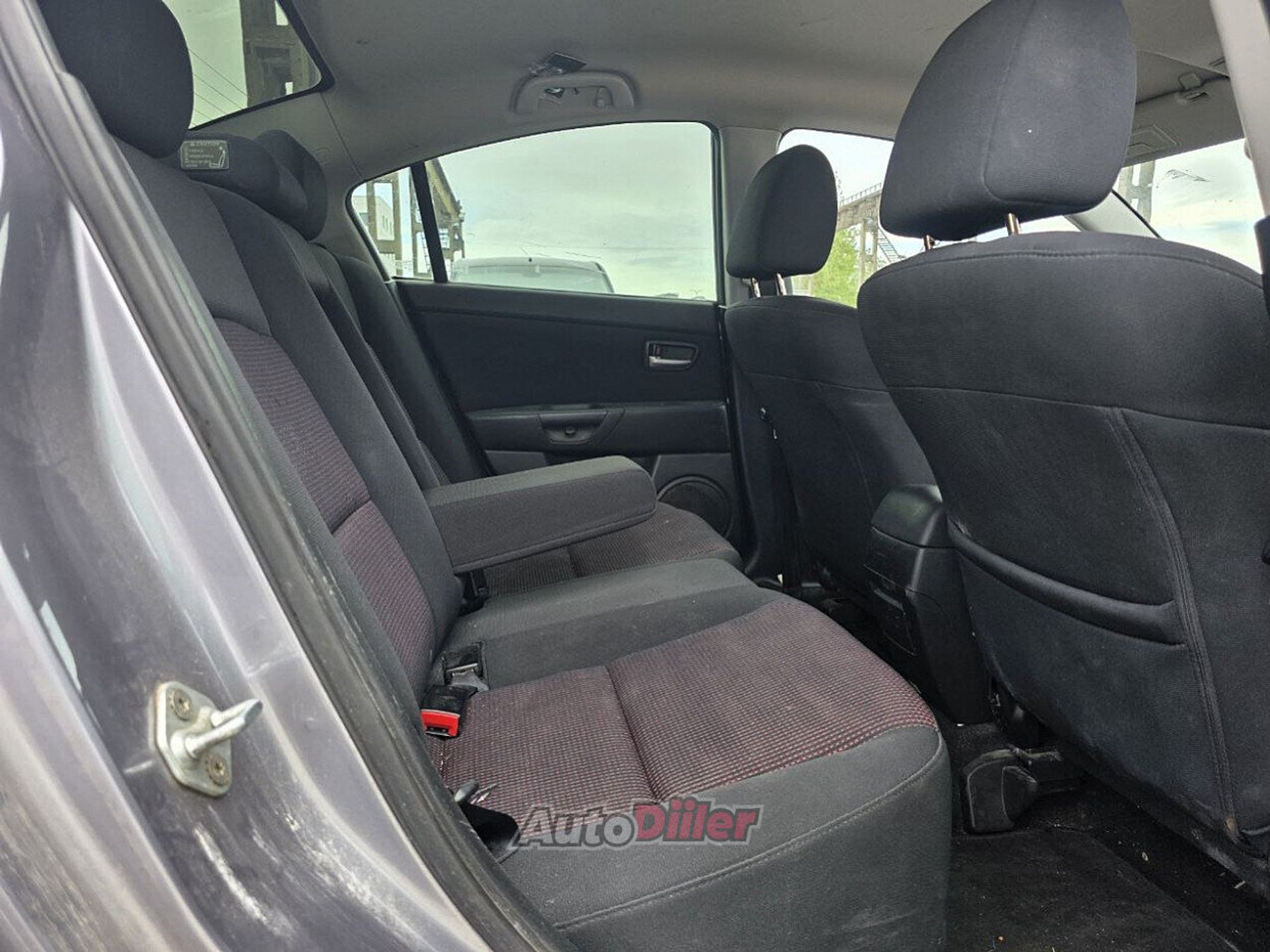 Mazda 3 1.6 77kW 2005, kuva 7/7