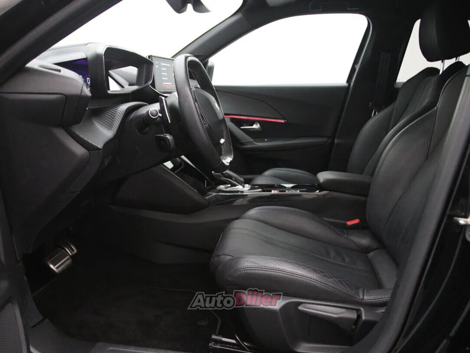 Peugeot 2008 GT 1.2 96kW 2021, photo 4/10