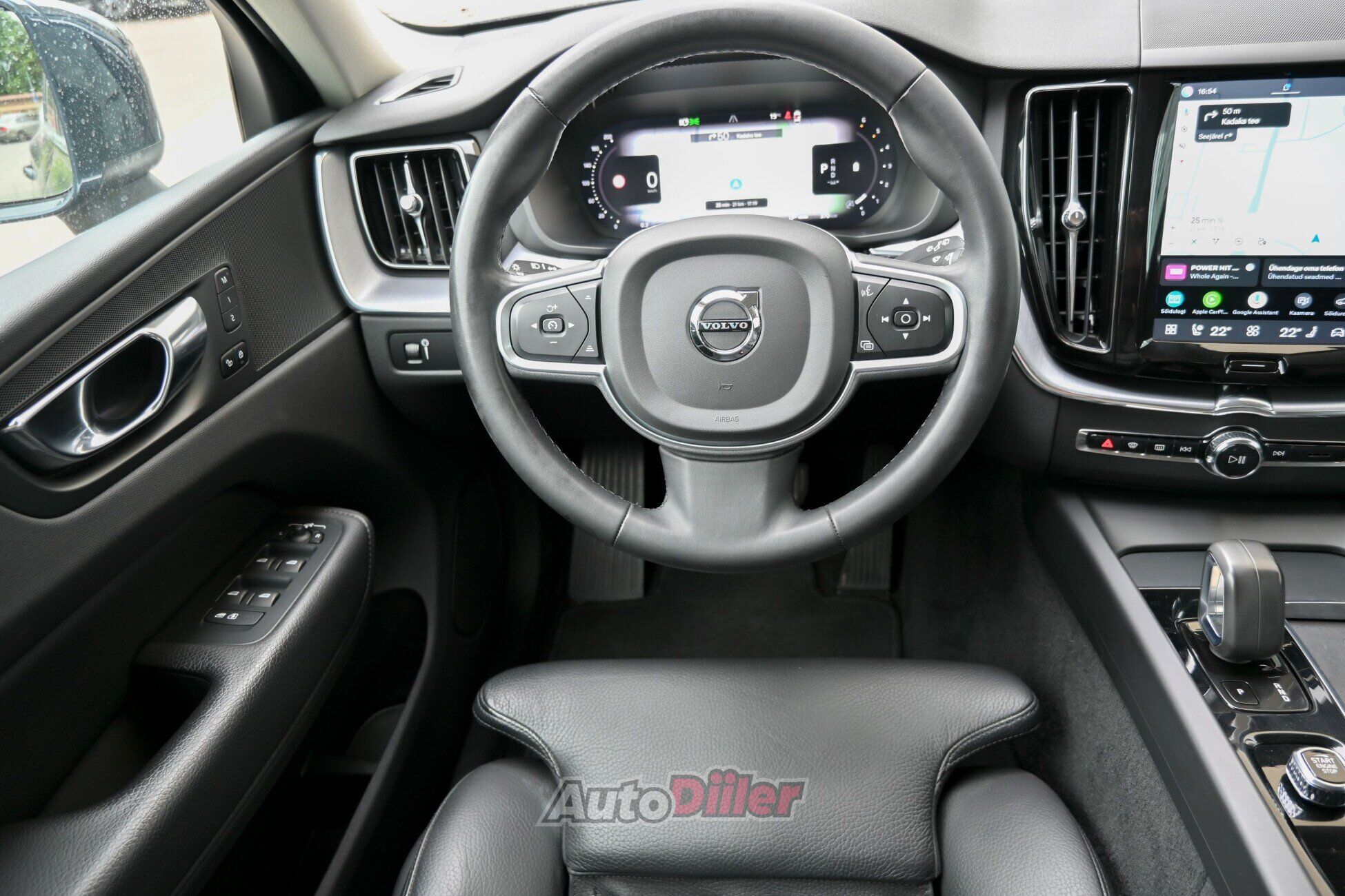 Volvo XC60 2022, photo 7/10
