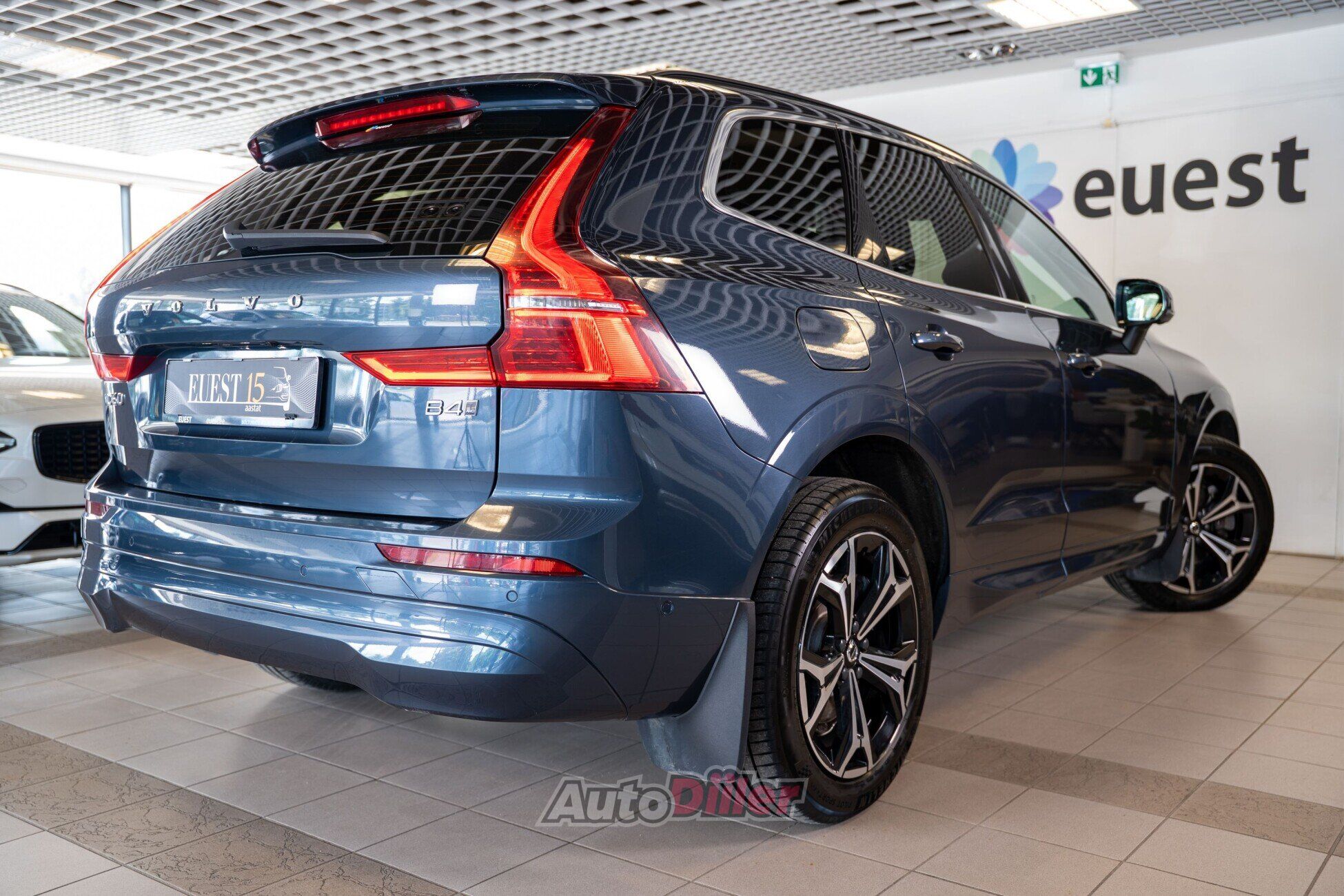 Volvo XC60 2022, photo 4/10