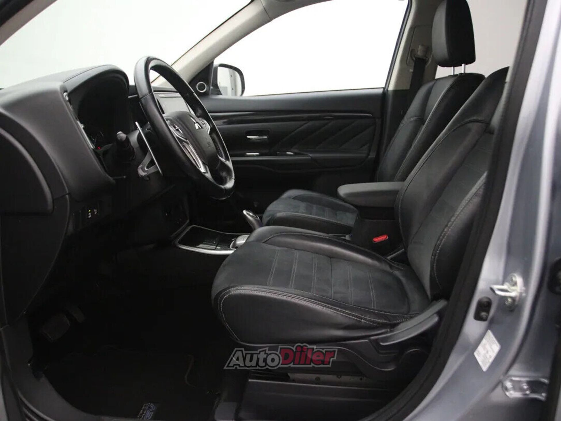 Mitsubishi Outlander Premium 2.0 149kW 2016, kuva 4/10