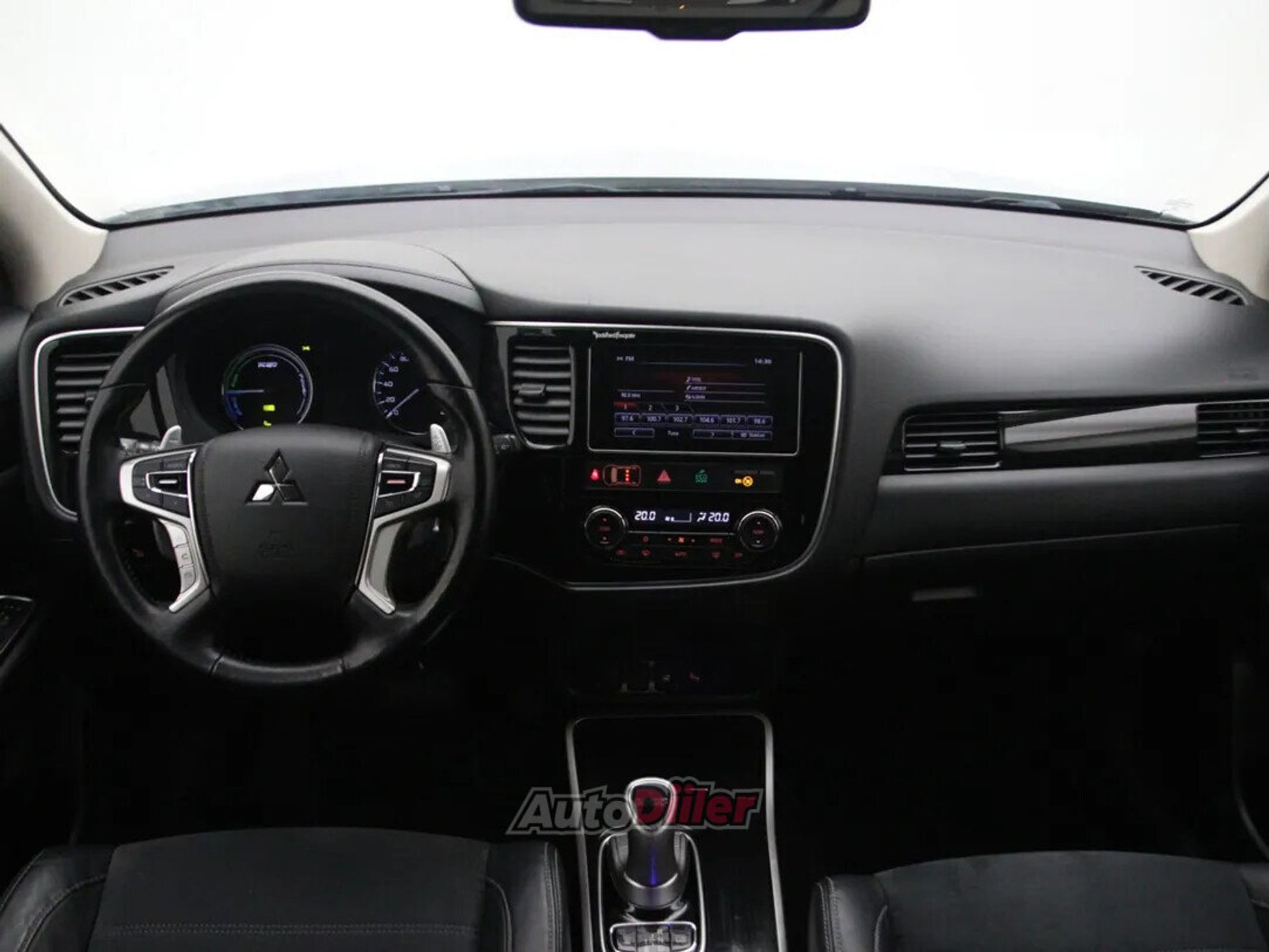 Mitsubishi Outlander Premium 2.0 149kW 2016, kuva 2/10