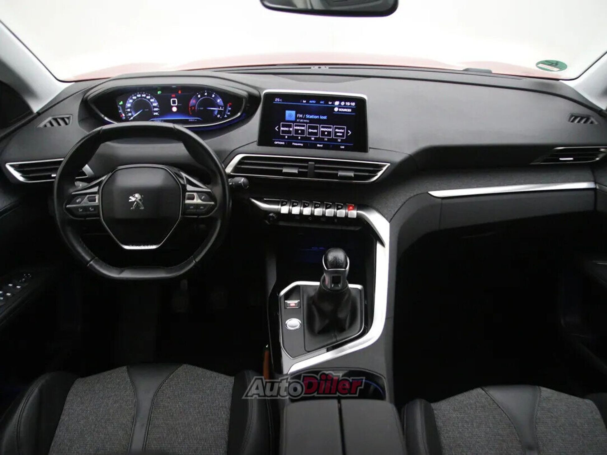 Peugeot 3008 Premium 1.2 96kW 2017, kuva 2/10