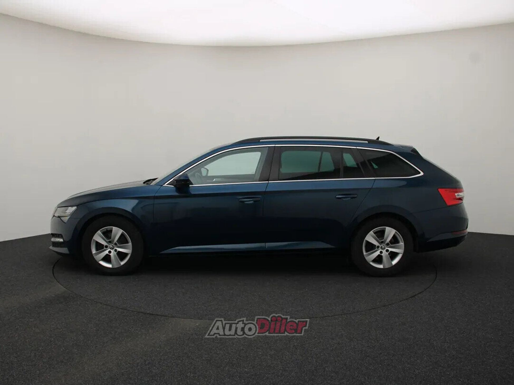 Skoda Superb Ambition 2.0 110kW 2022, kuva 6/10