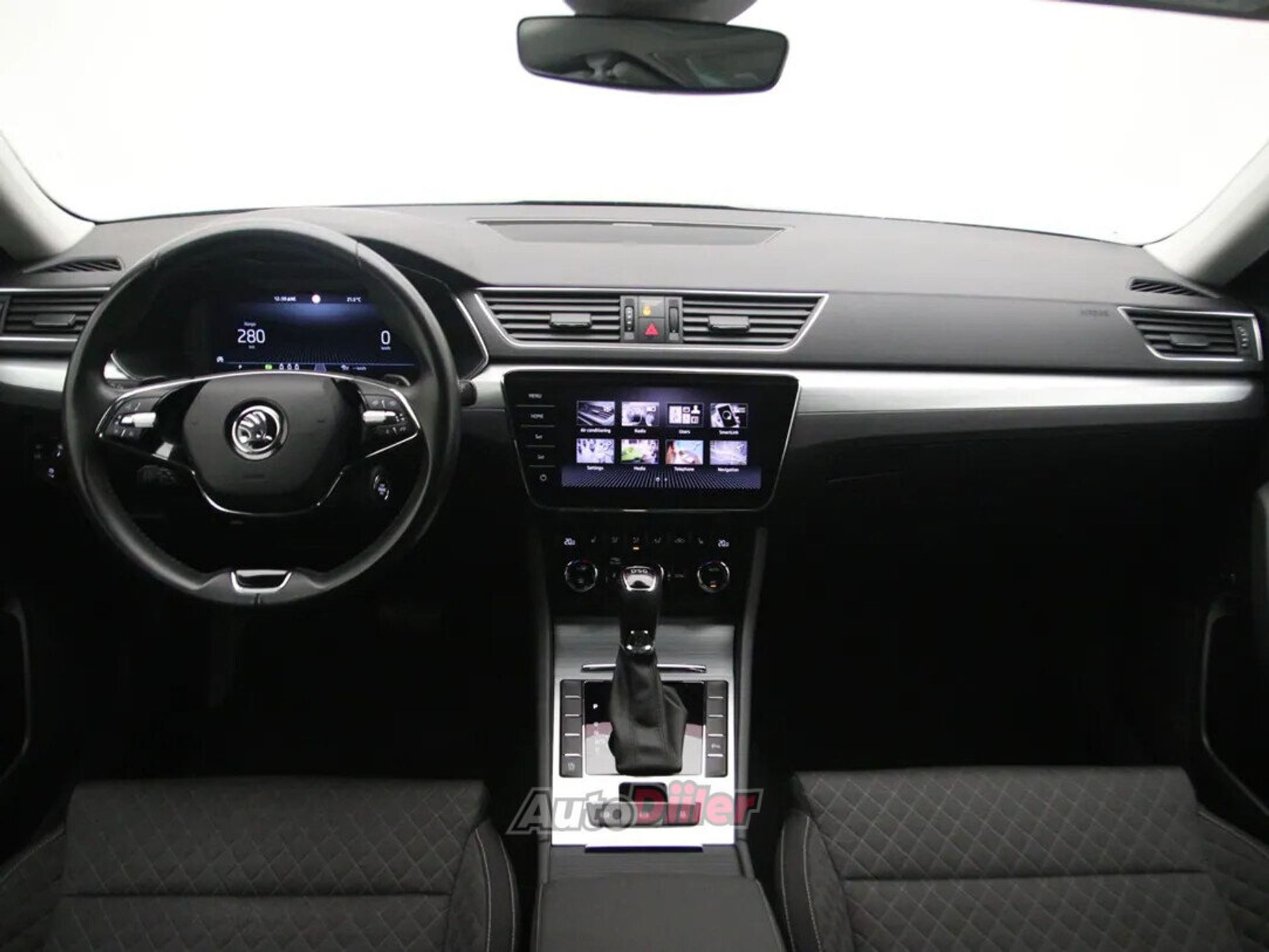 Skoda Superb Ambition 2.0 110kW 2022, kuva 2/10