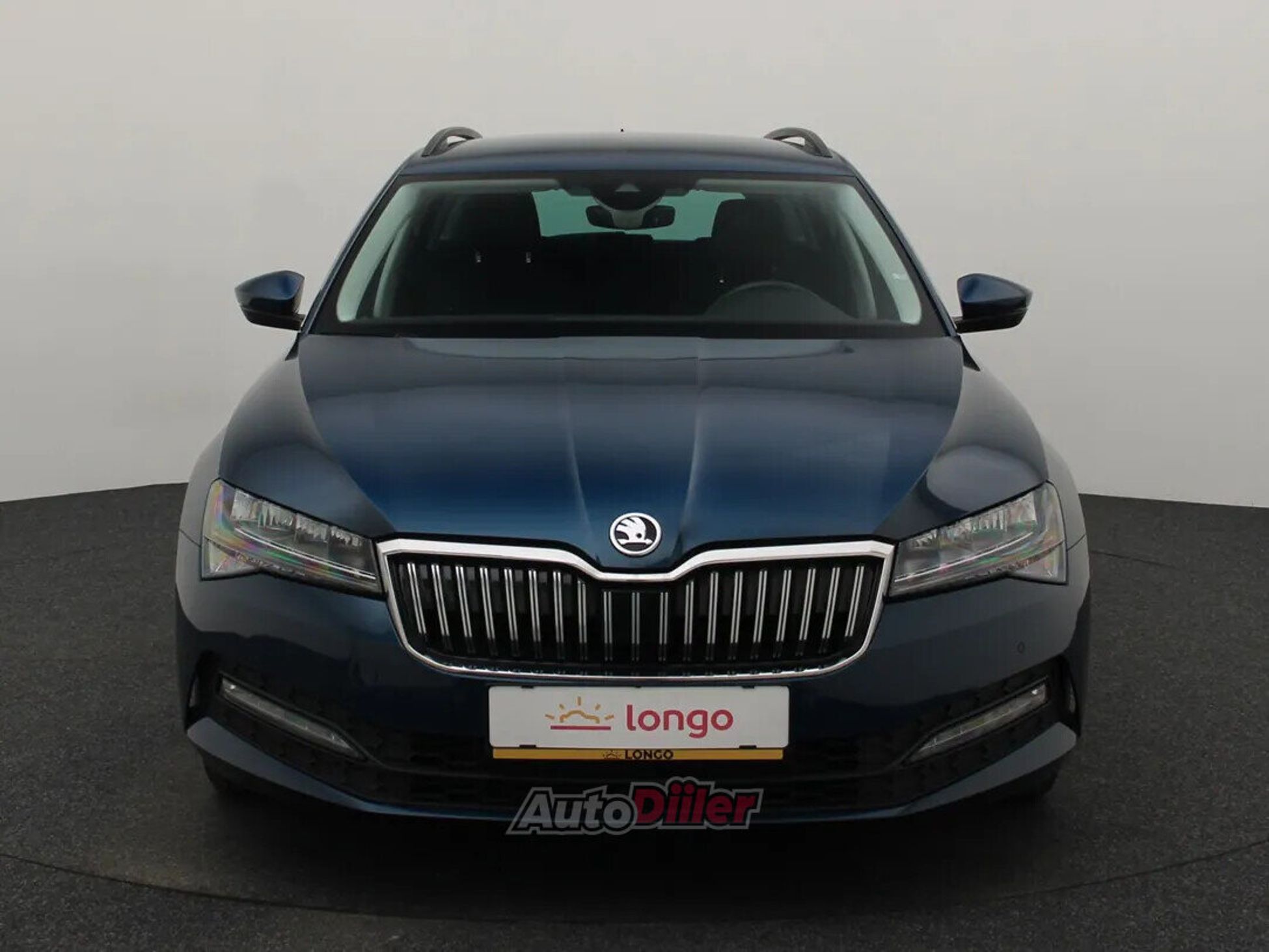 Skoda Superb Ambition 2.0 110kW 2022, kuva 3/10