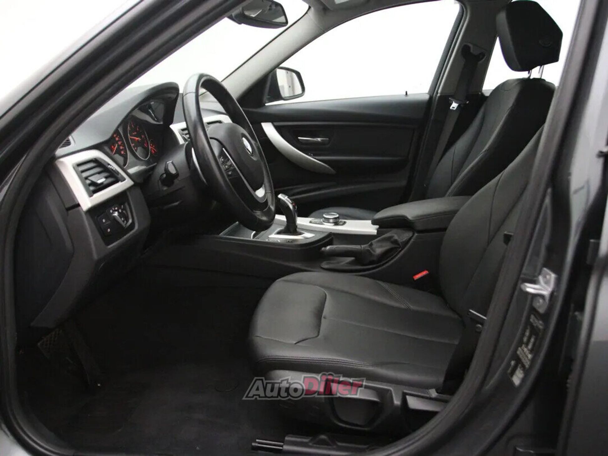 BMW 320 Advantage 2.0 140kW 2019, photo 4/10