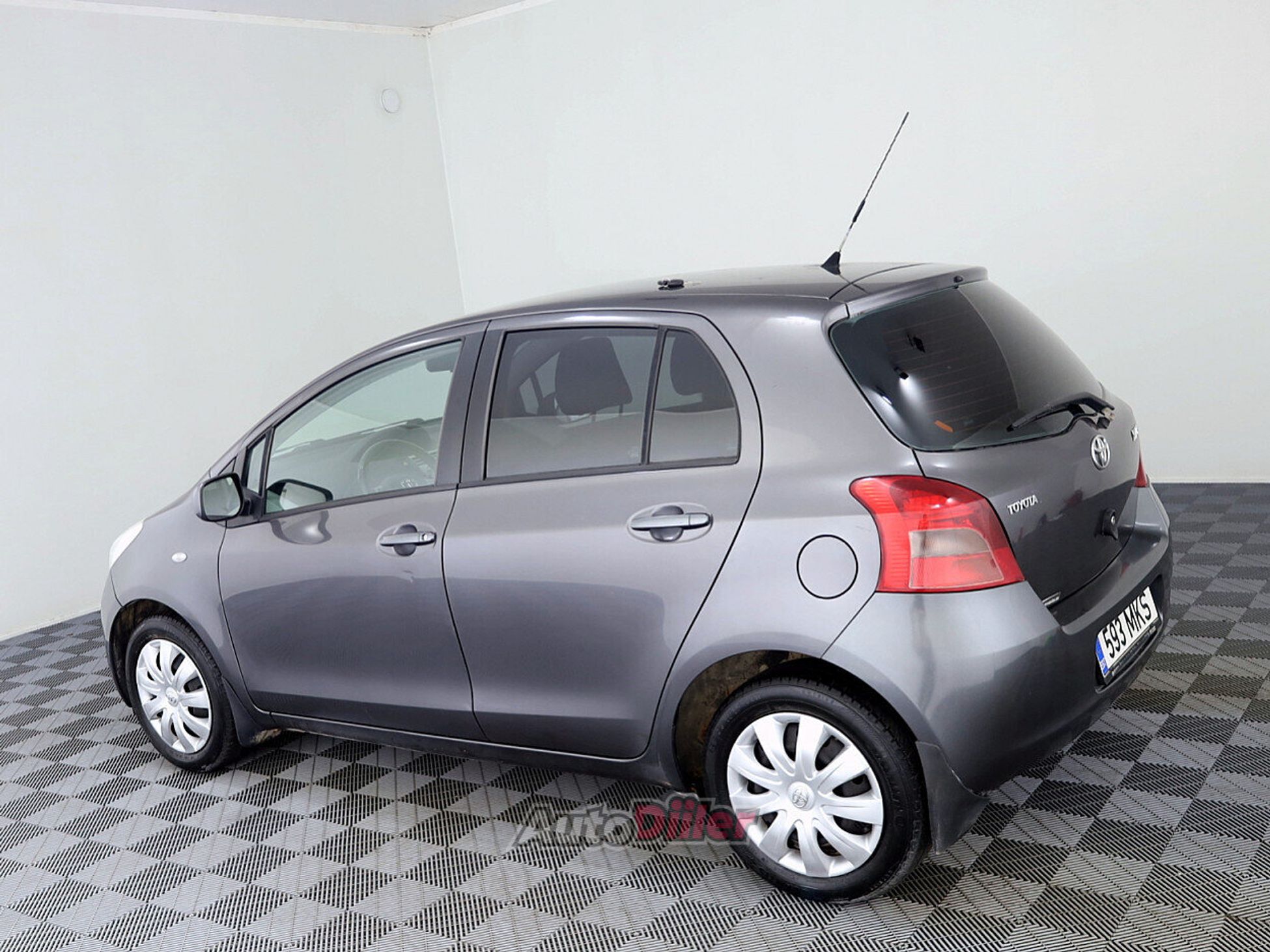 Toyota Yaris 1.3 64kW 2007, photo 4/8