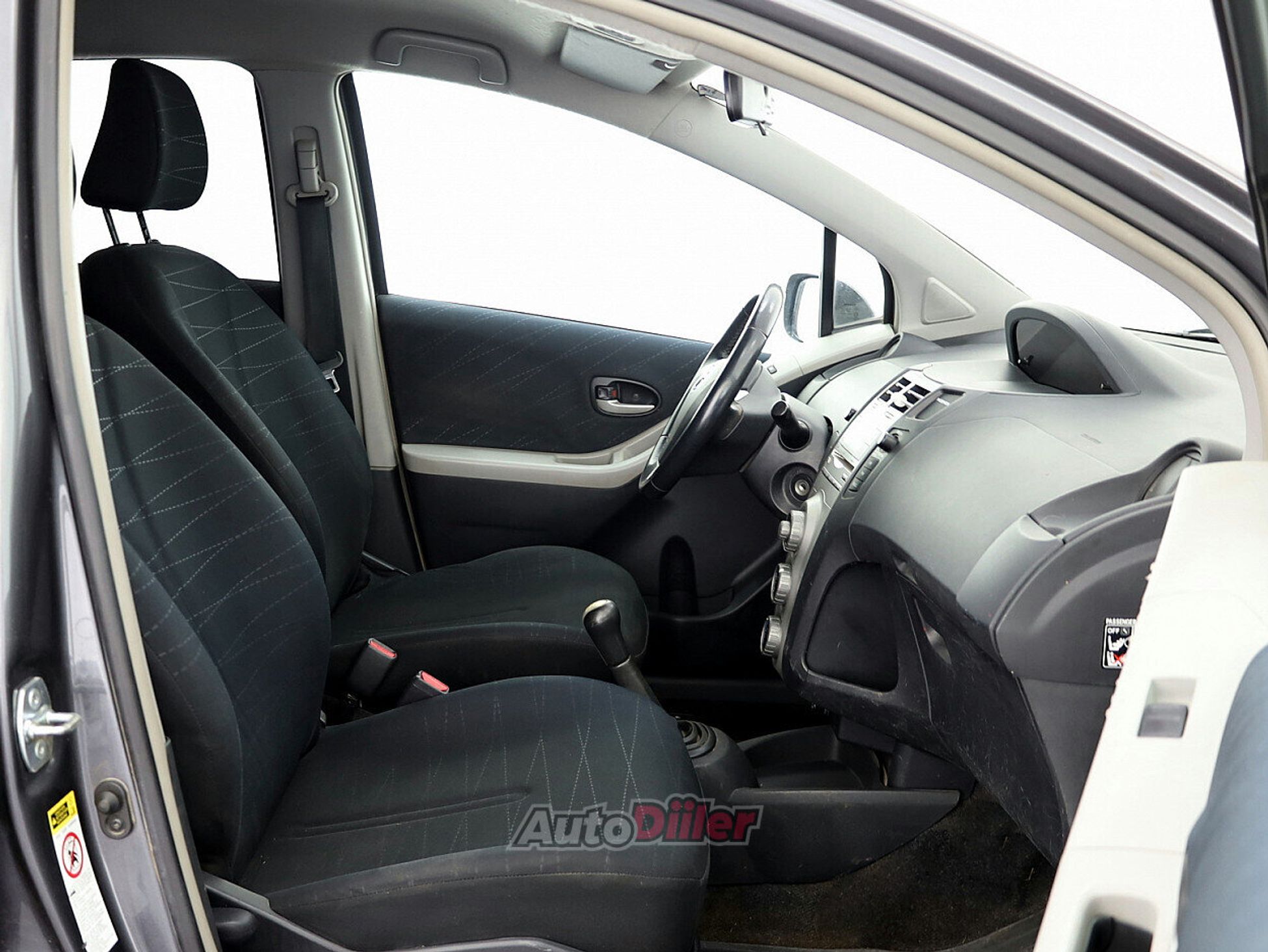 Toyota Yaris 1.3 64kW 2007, photo 6/8