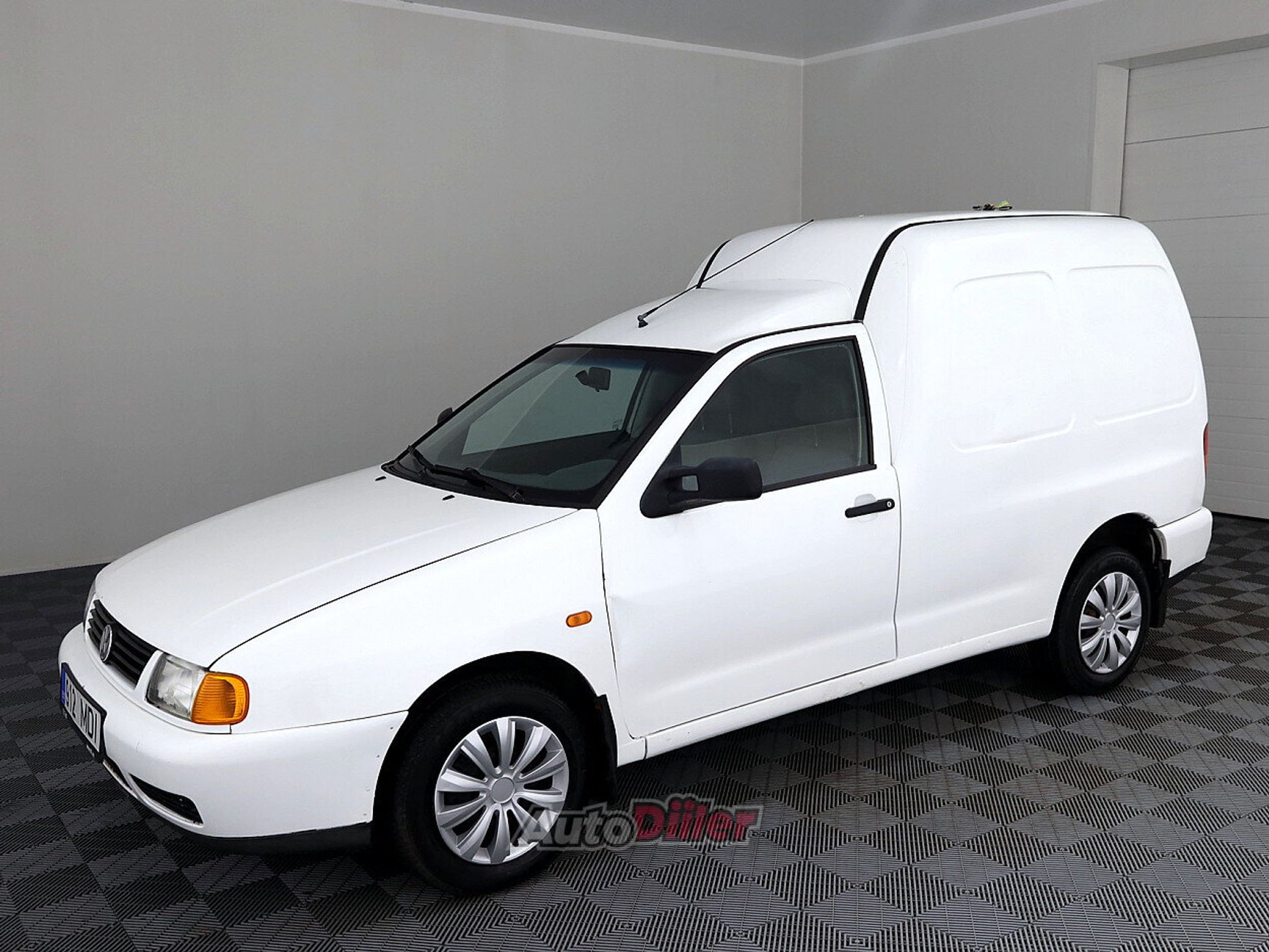 Volkswagen Caddy 1.9 47kW 2003, kuva 2/7