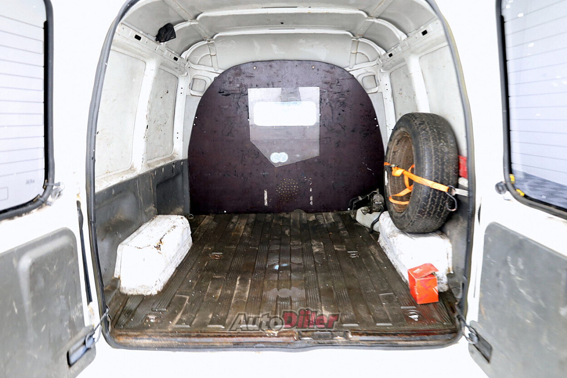 Volkswagen Caddy 1.9 47kW 2003, kuva 7/7