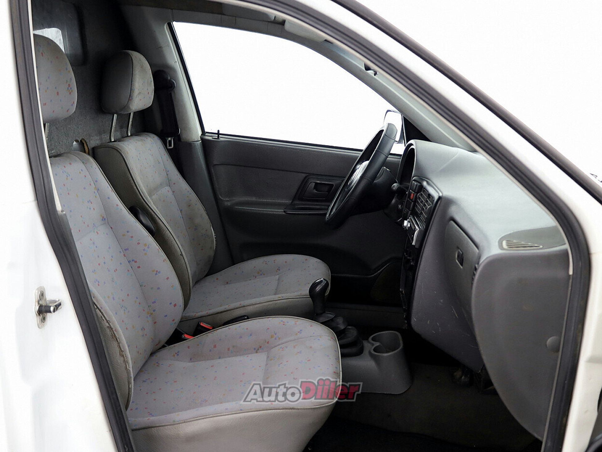 Volkswagen Caddy 1.9 47kW 2003, kuva 6/7