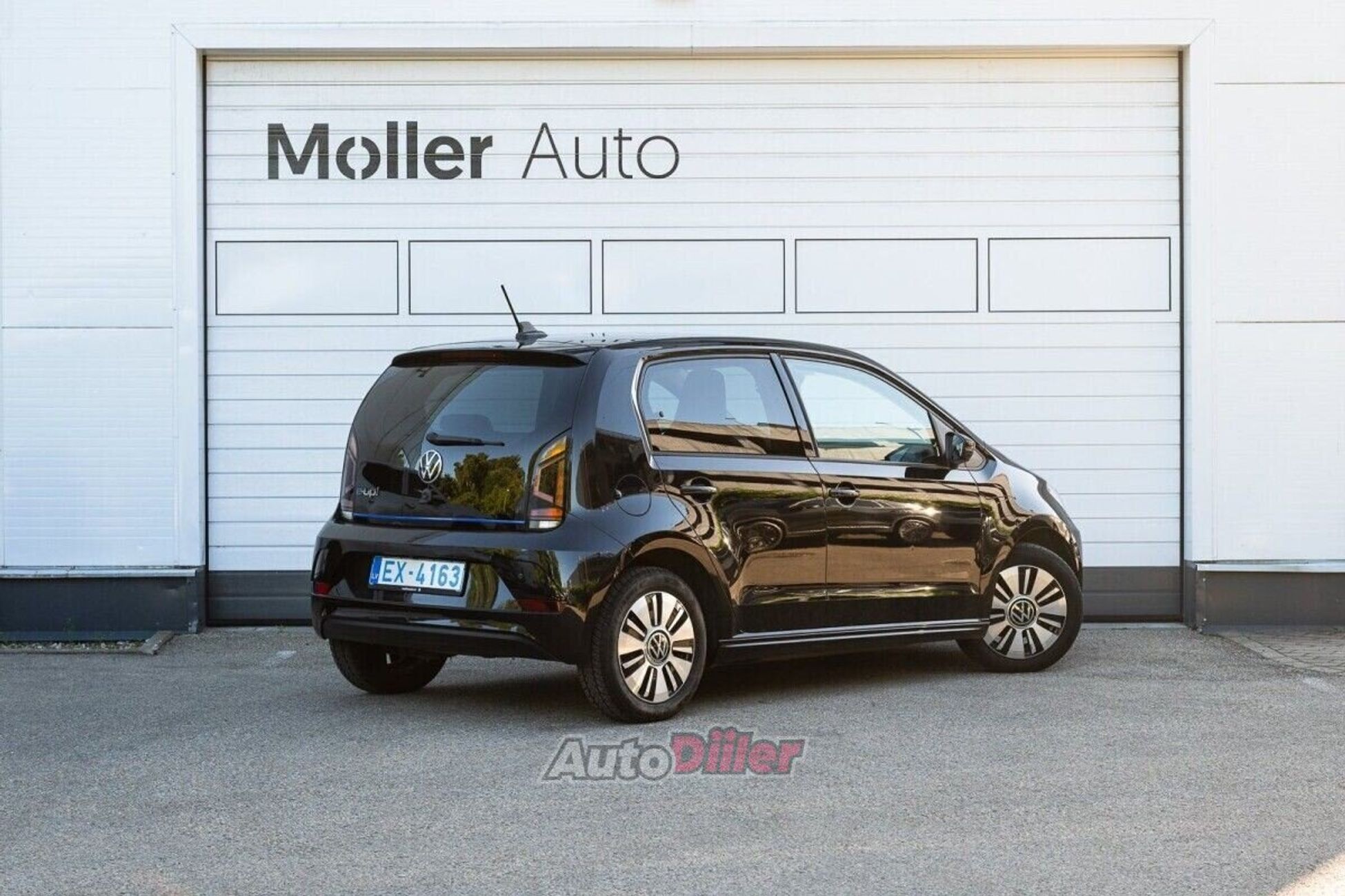 Volkswagen up! 1.0 61kW 2022, photo 3/10