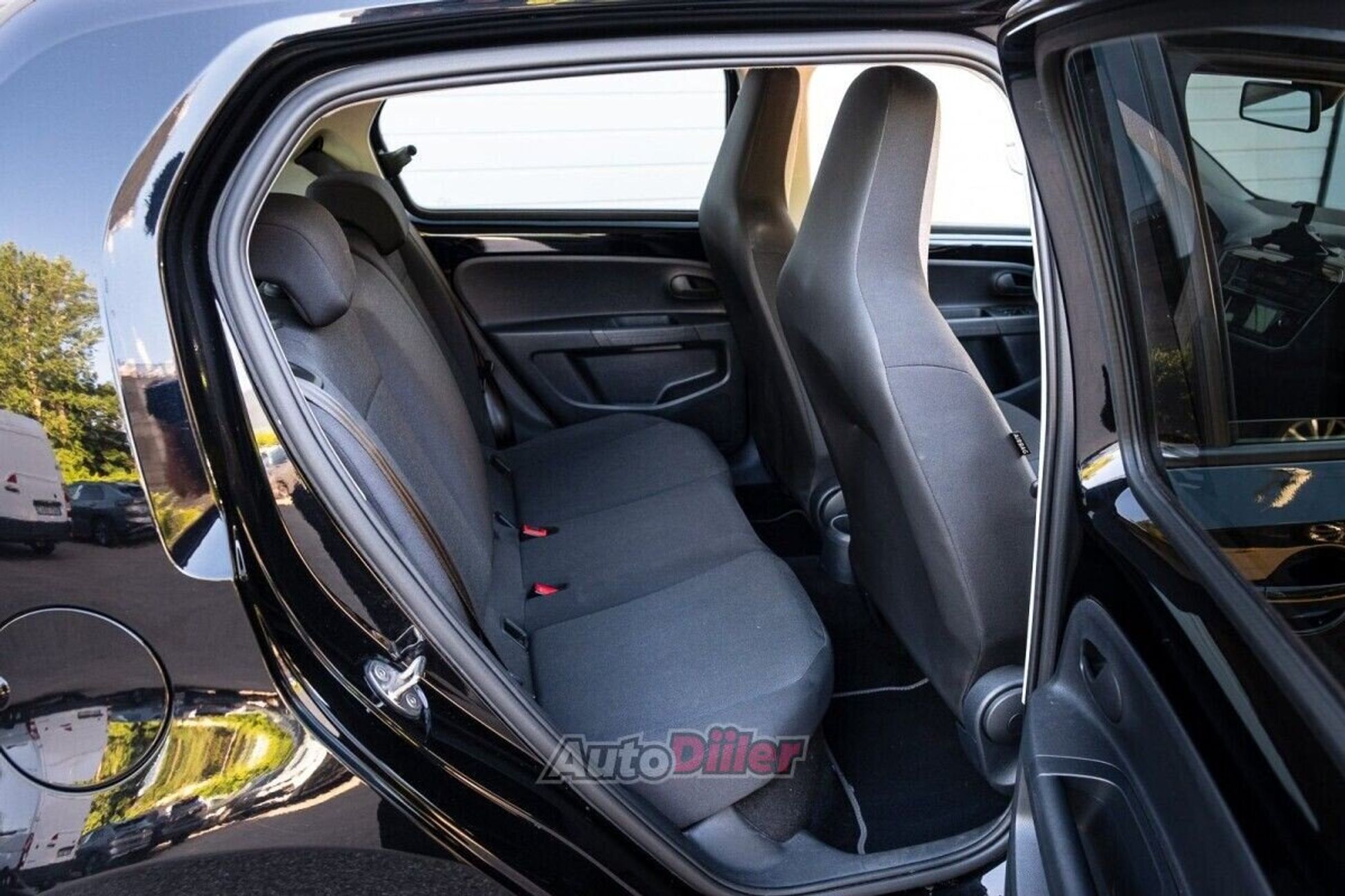 Volkswagen up! 1.0 61kW 2022, photo 7/10