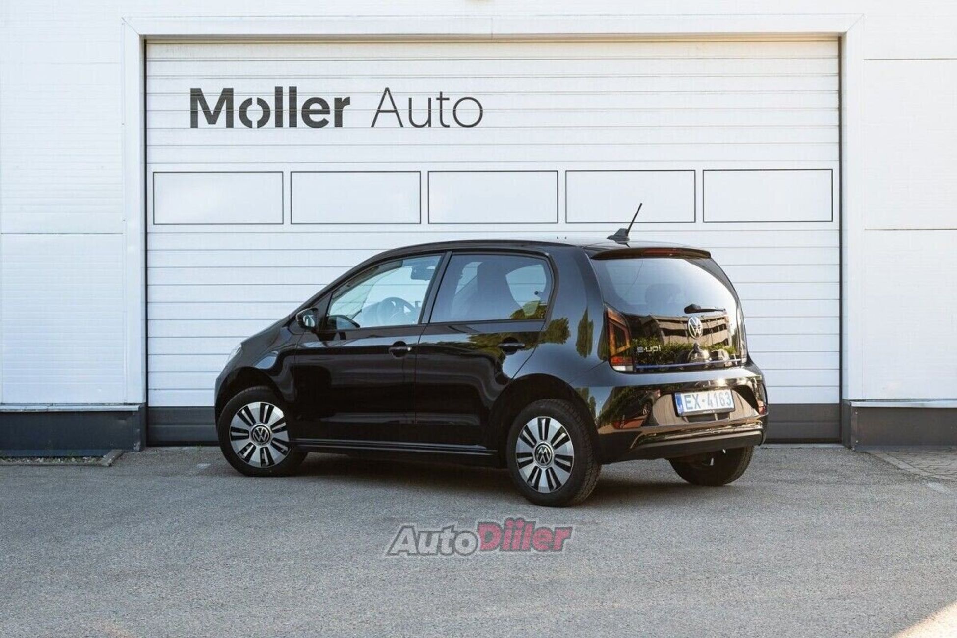 Volkswagen up! 1.0 61kW 2022, photo 4/10