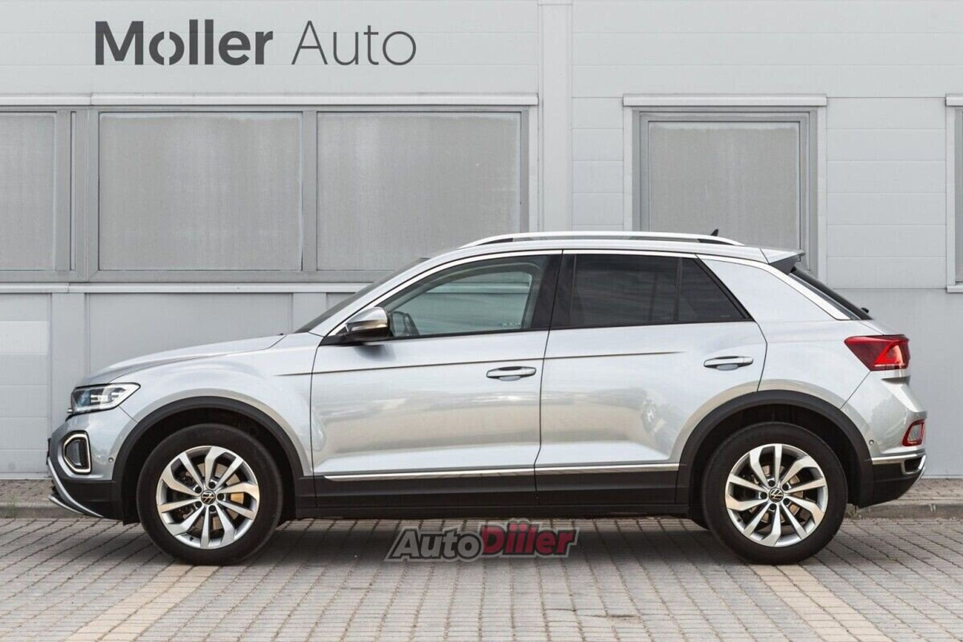 Volkswagen T-Roc 2.0 110kW 2023, photo 2/10