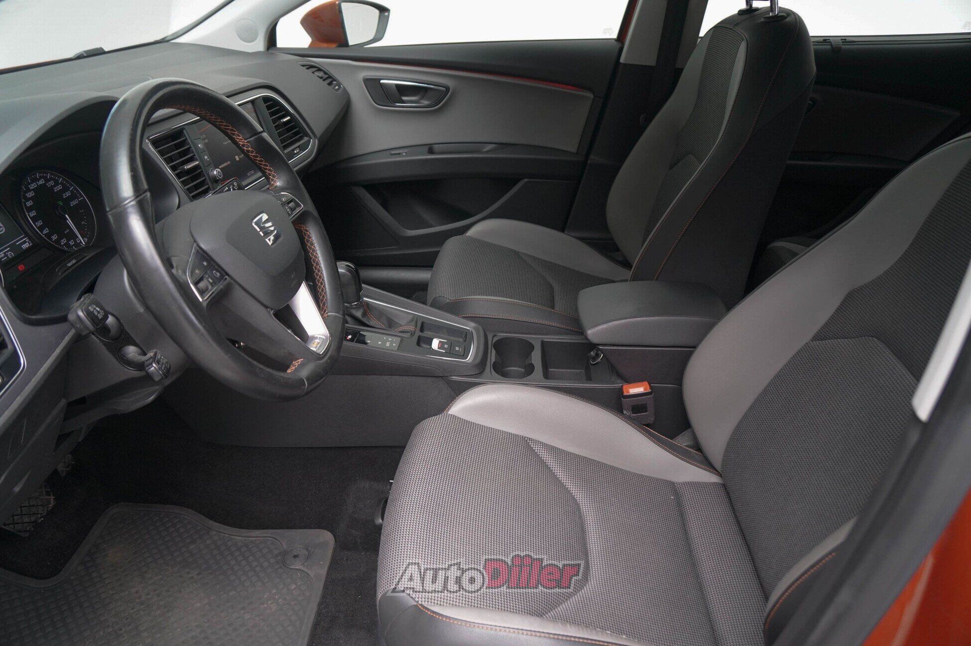 SEAT Leon 2018, photo 7/10