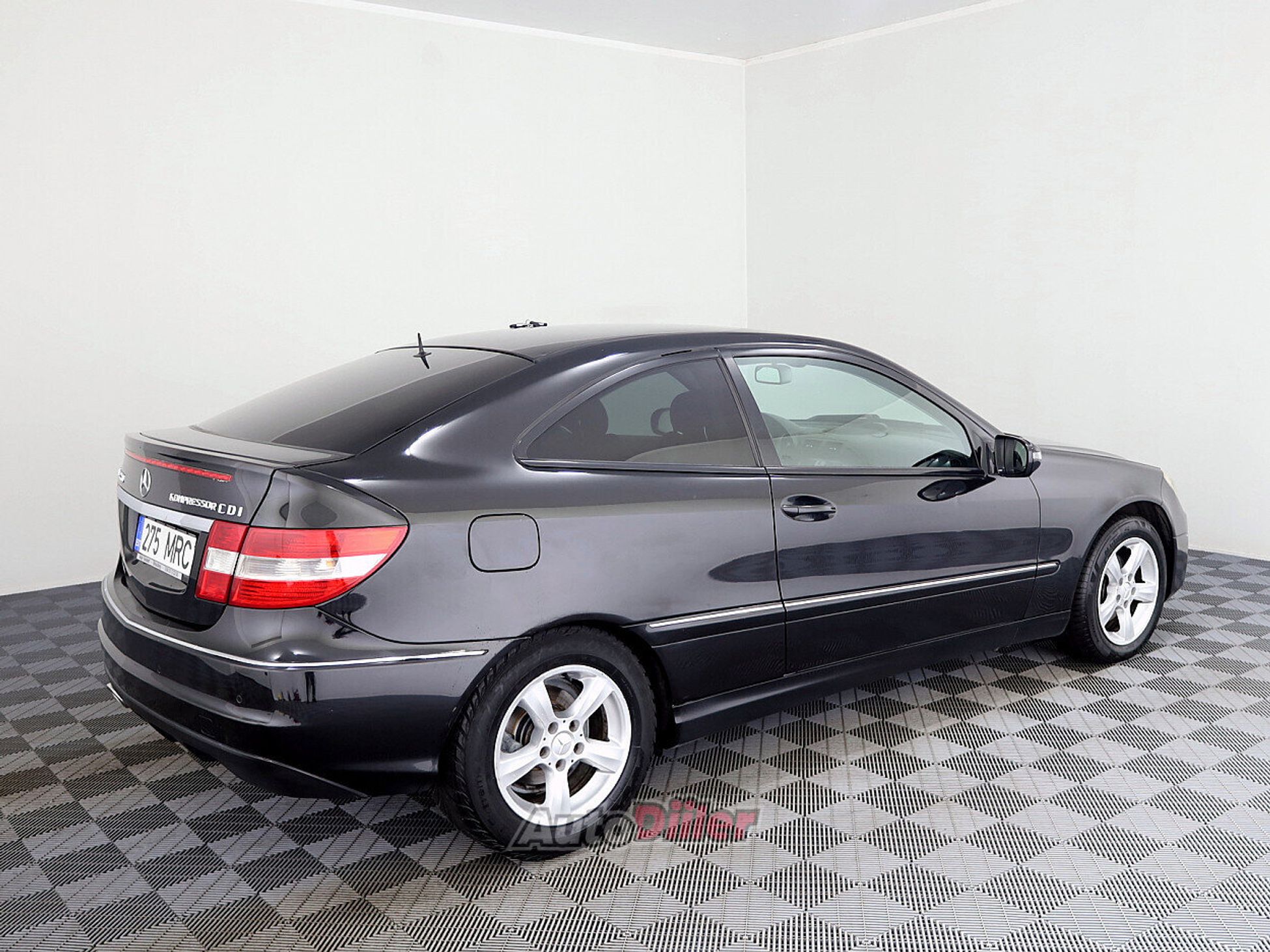 Mercedes-Benz C 220 2.1 110kW 2010, kuva 3/7