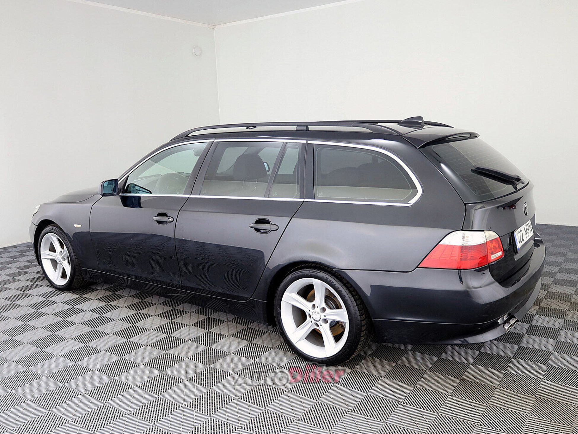 BMW 525 2.5 120kW 2004, photo 4/7