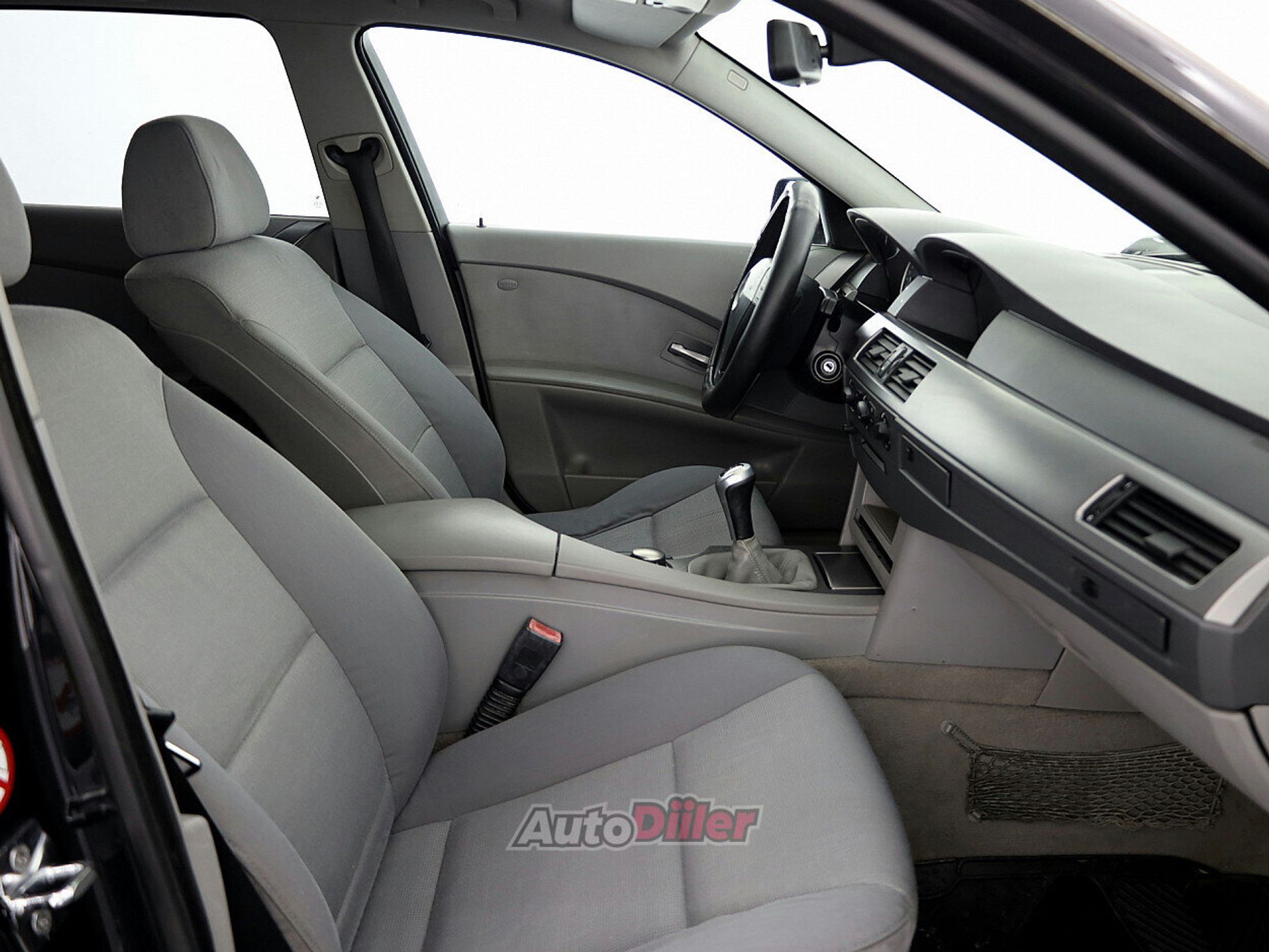 BMW 525 2.5 120kW 2004, photo 6/7