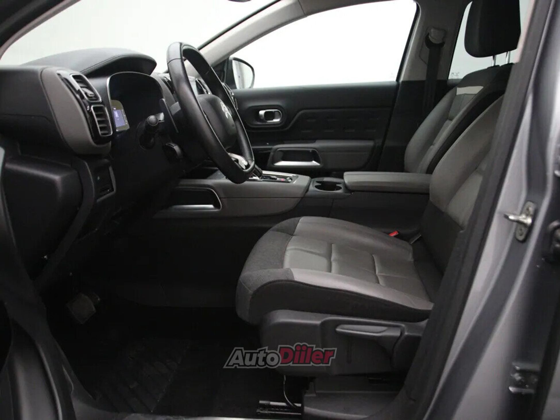 Citroen C5 Aircross Feel 1.5 96kW 2021, photo 4/10