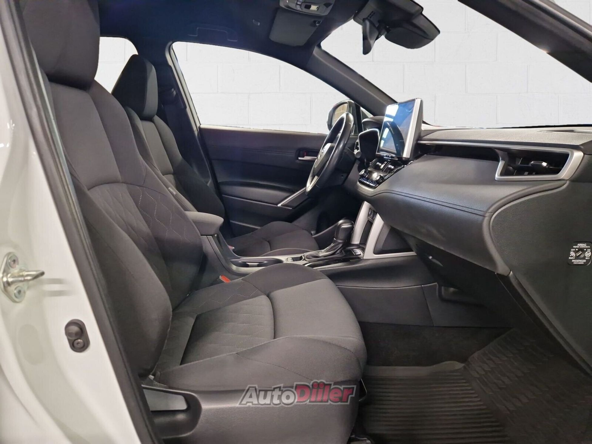 Toyota Corolla Cross 2023, photo 6/10