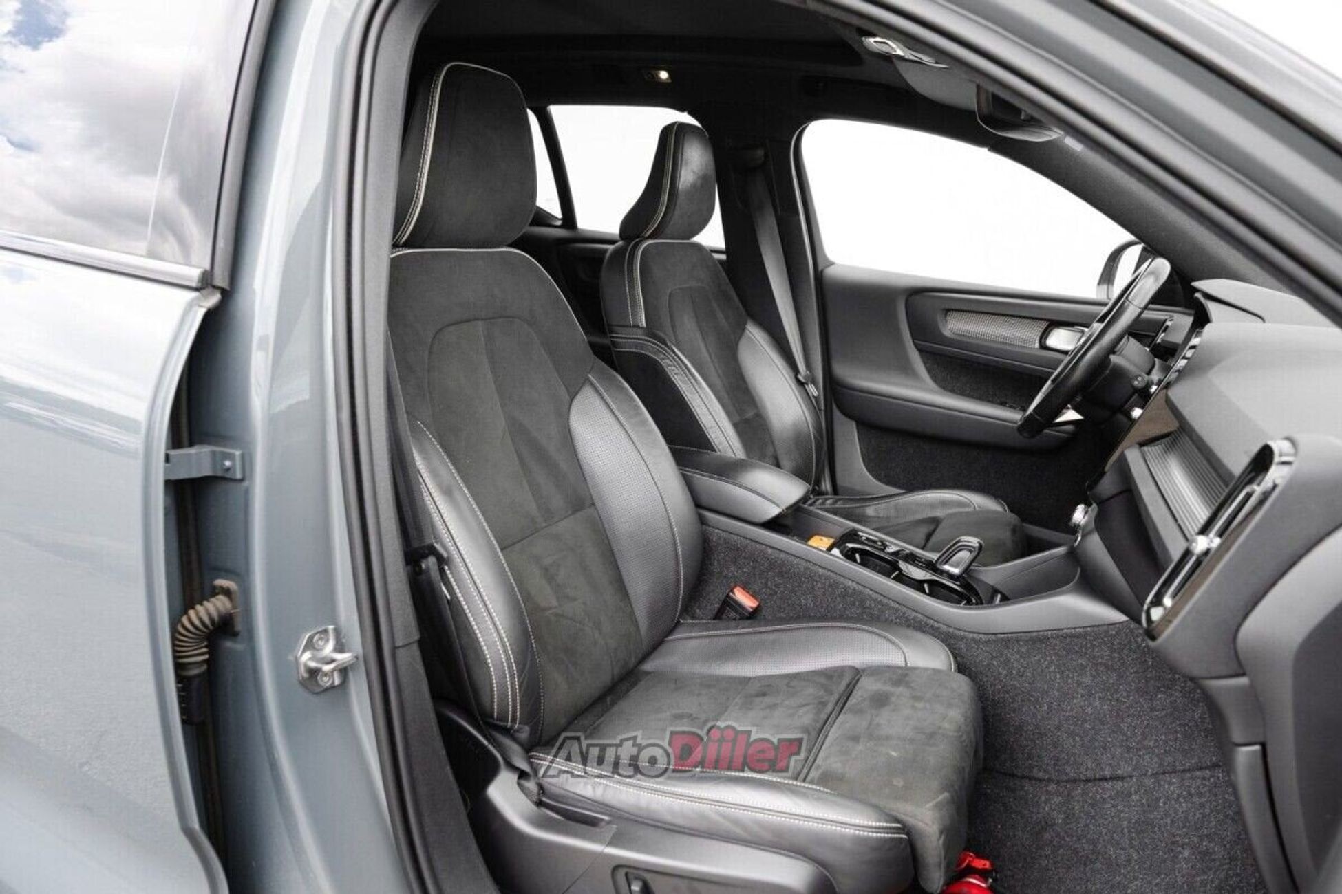 Volvo XC40 1.5 193kW 2020, photo 6/10