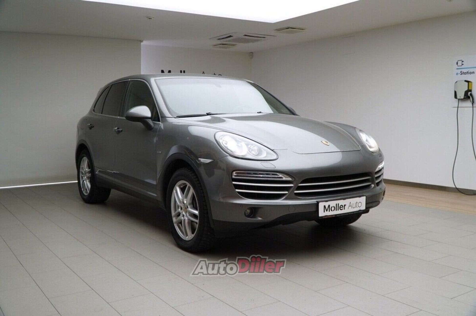 Porsche Cayenne 3.0 180kW 2014, photo 3/10