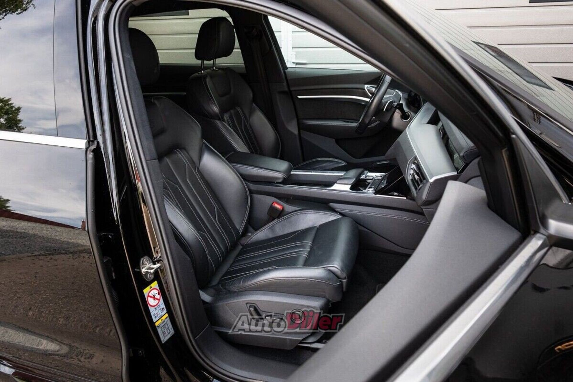 Audi e-tron 300kW 2023, photo 6/10