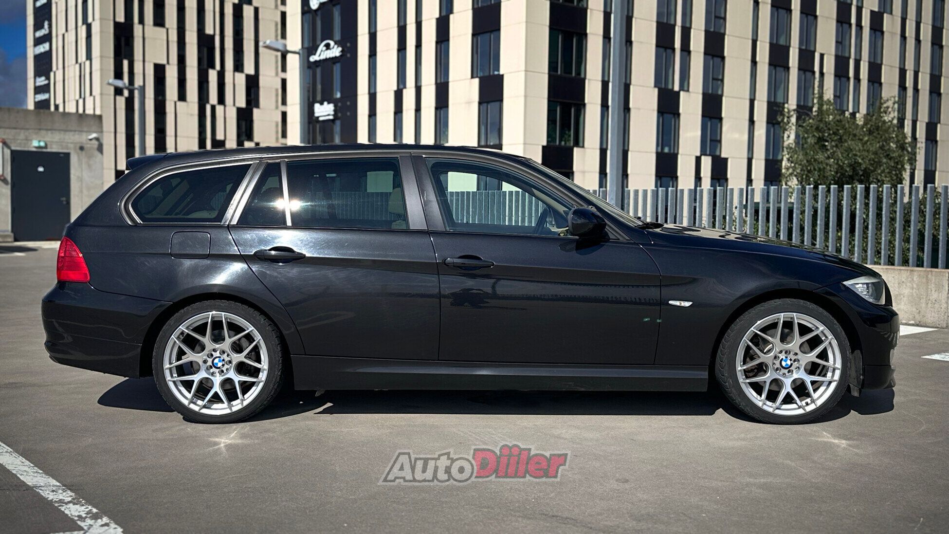 BMW 320 LCI Shadowline 2.0 130kW 2010, photo 4/10
