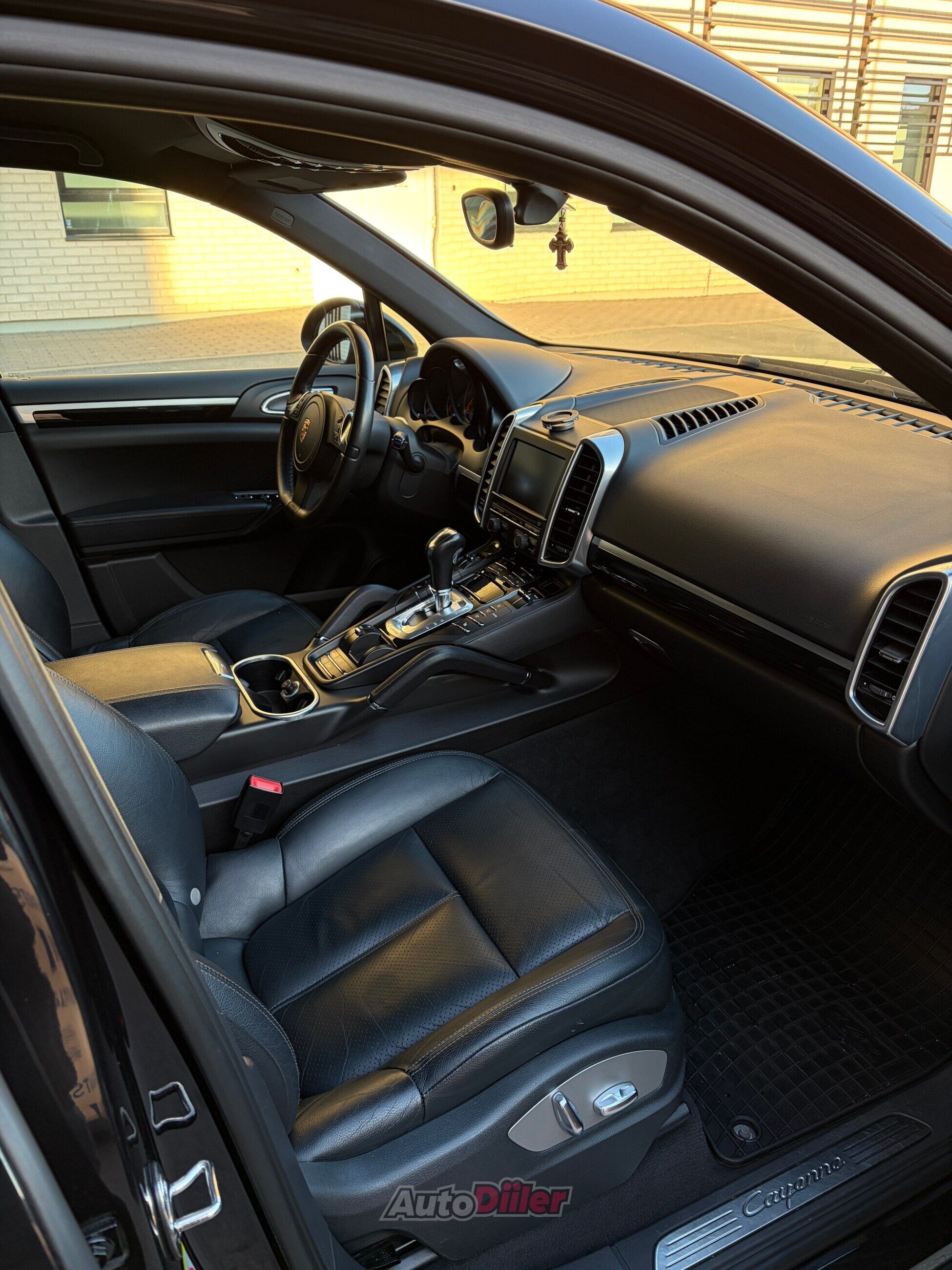 Porsche Cayenne 3.0 176kW 2011, photo 5/9