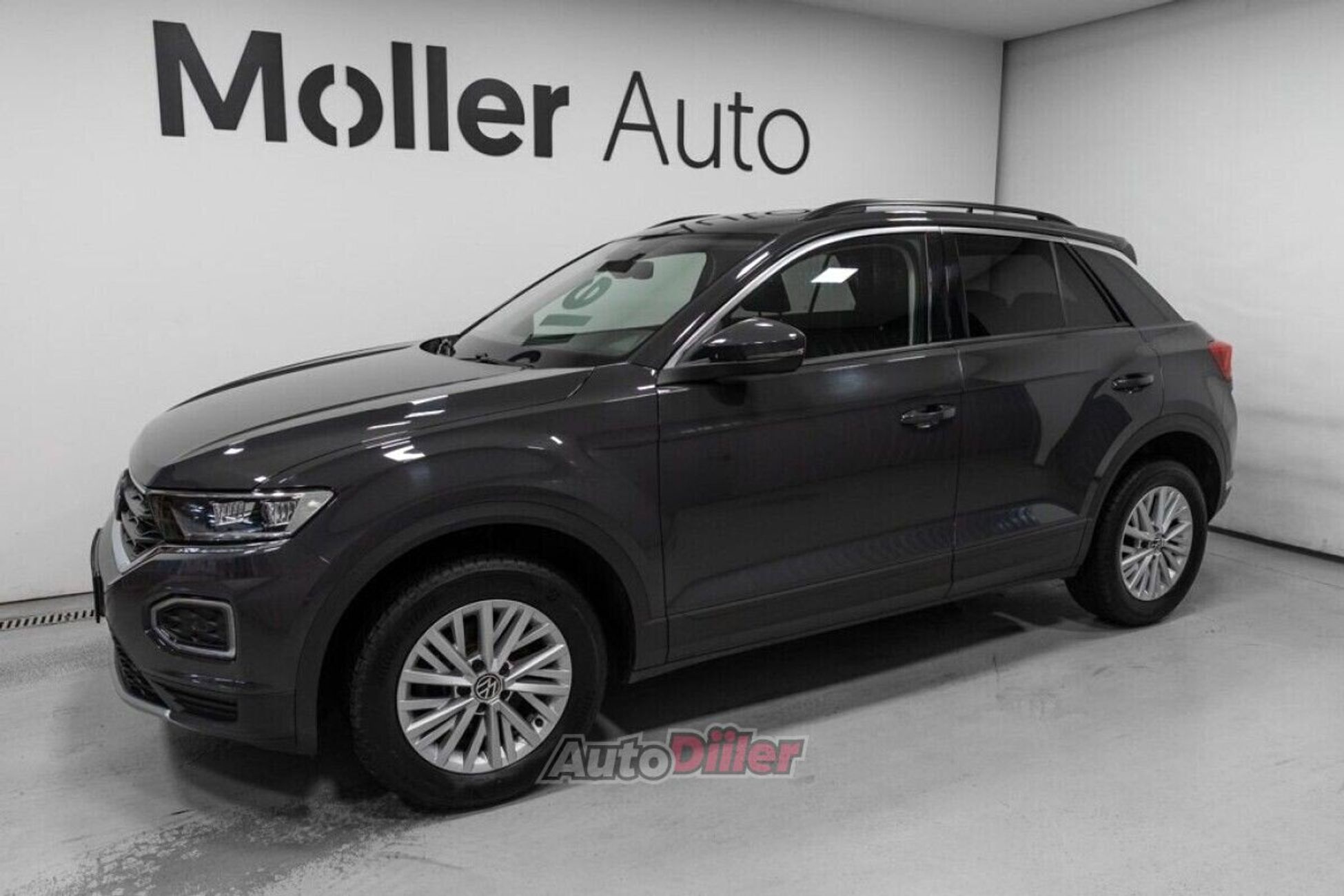 Volkswagen T-Roc 1.5 110kW 2021, photo 2/10